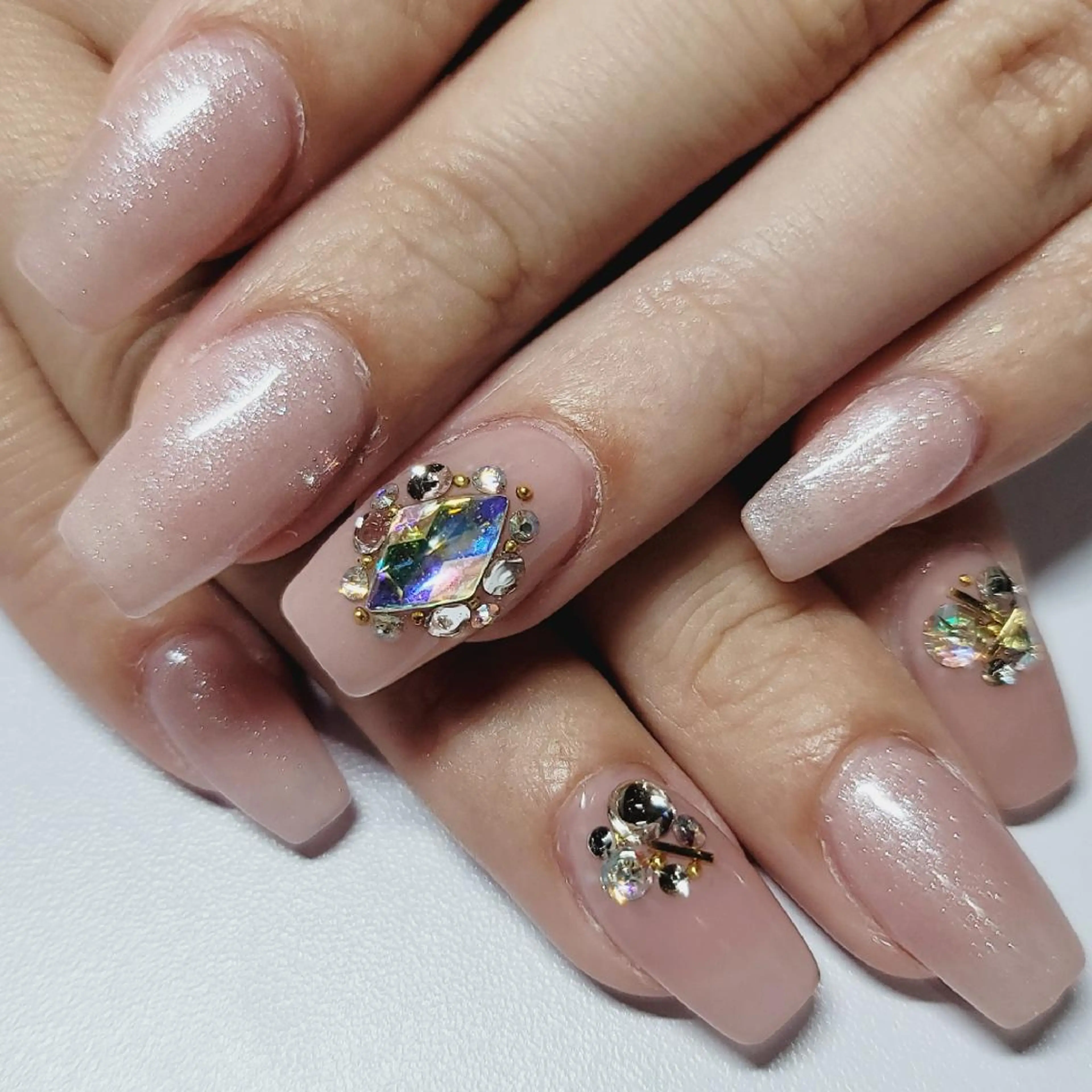 ネイル ワンカラーネイル ピンク ピンクベージュ ストーンネイル 冬ネイル ハンドネイル よしだ ひろきのネイルデザイン