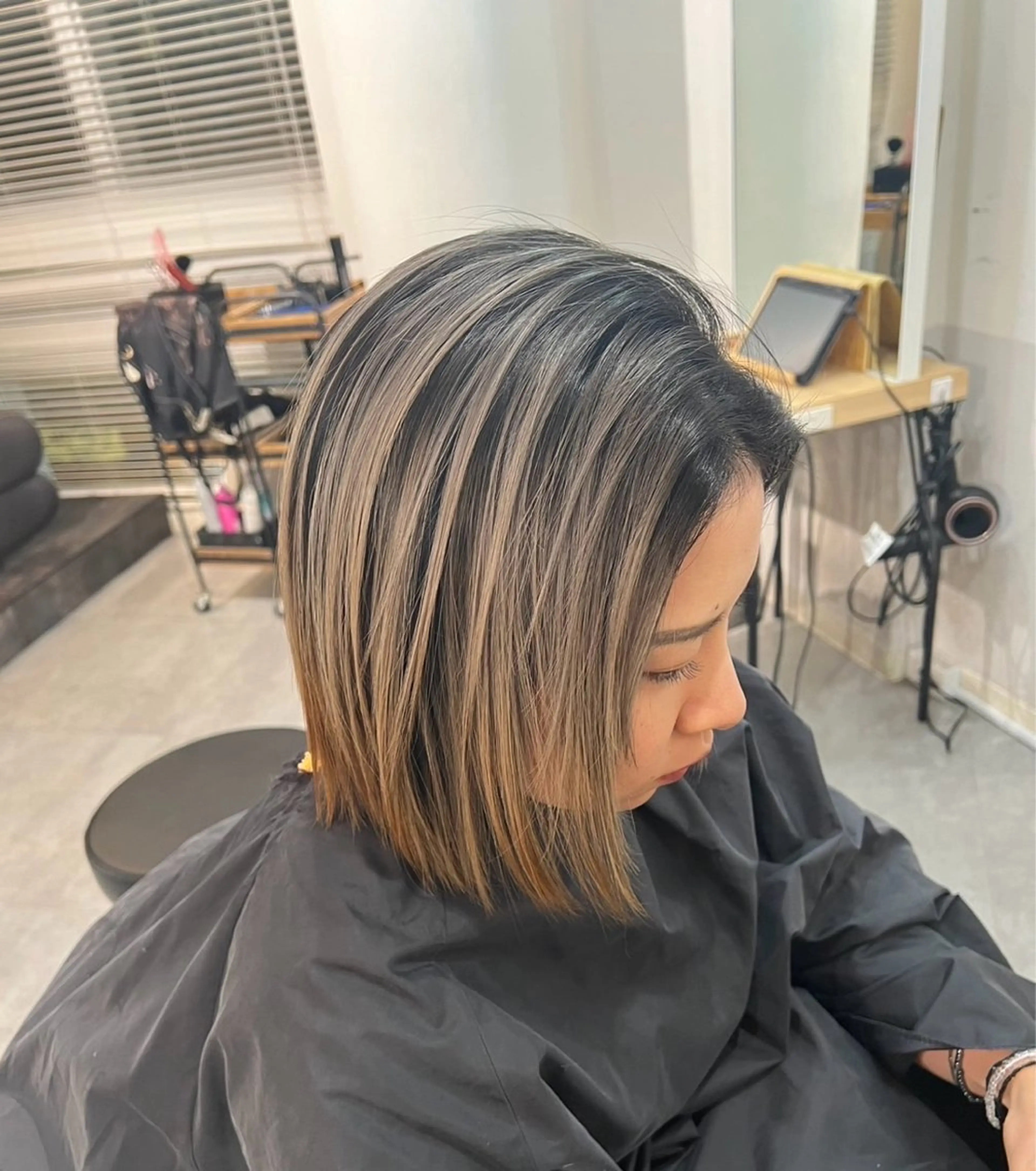 ショート カラー バレイヤージュ ベージュカラー ホワイトベージュ レイヤーカット ヘアカラー トリートメント ROBIN所属・指名数No.1 /NAOYAのヘアスタイル