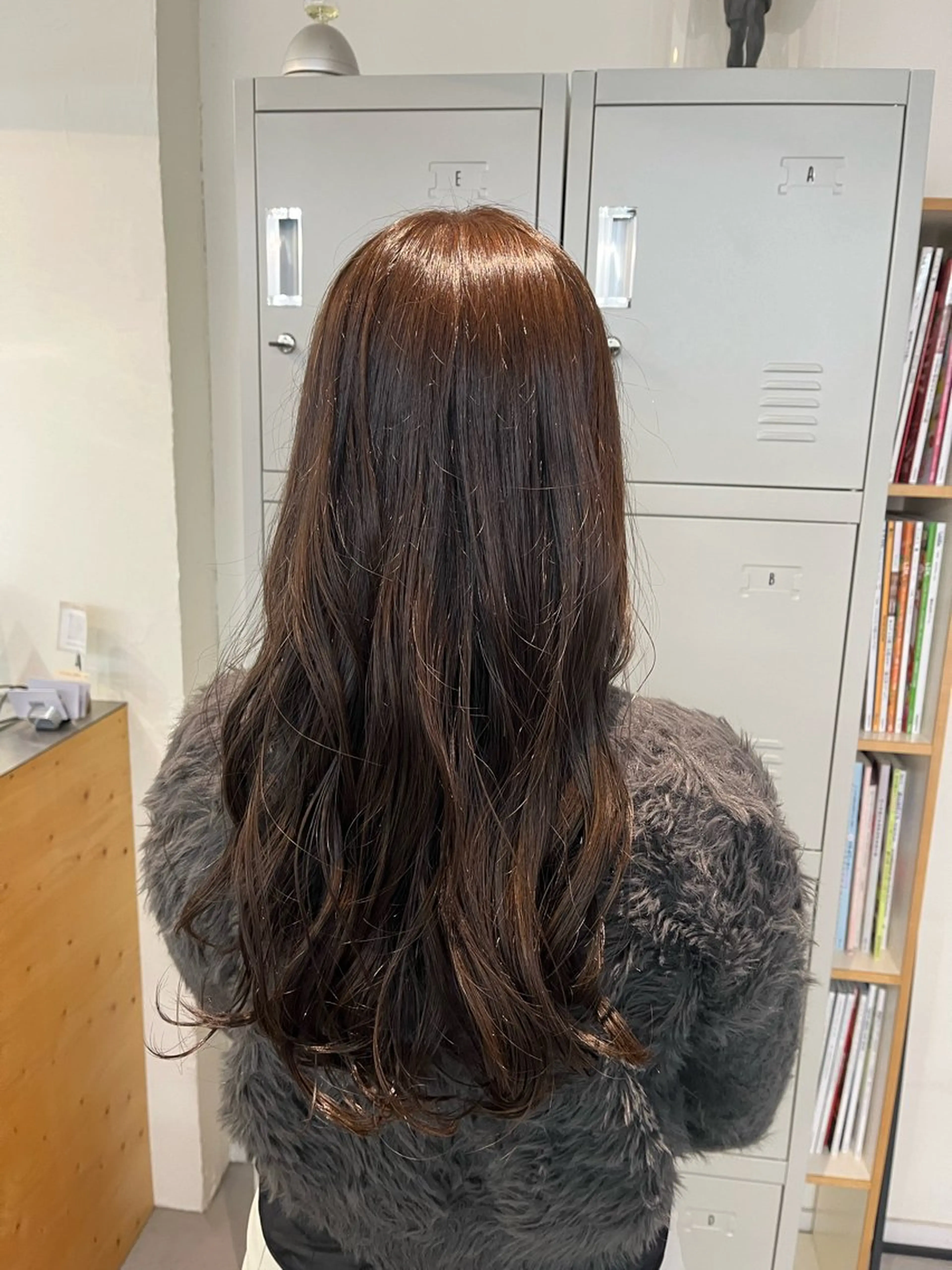 ロング サワダ ミナミのヘアスタイル