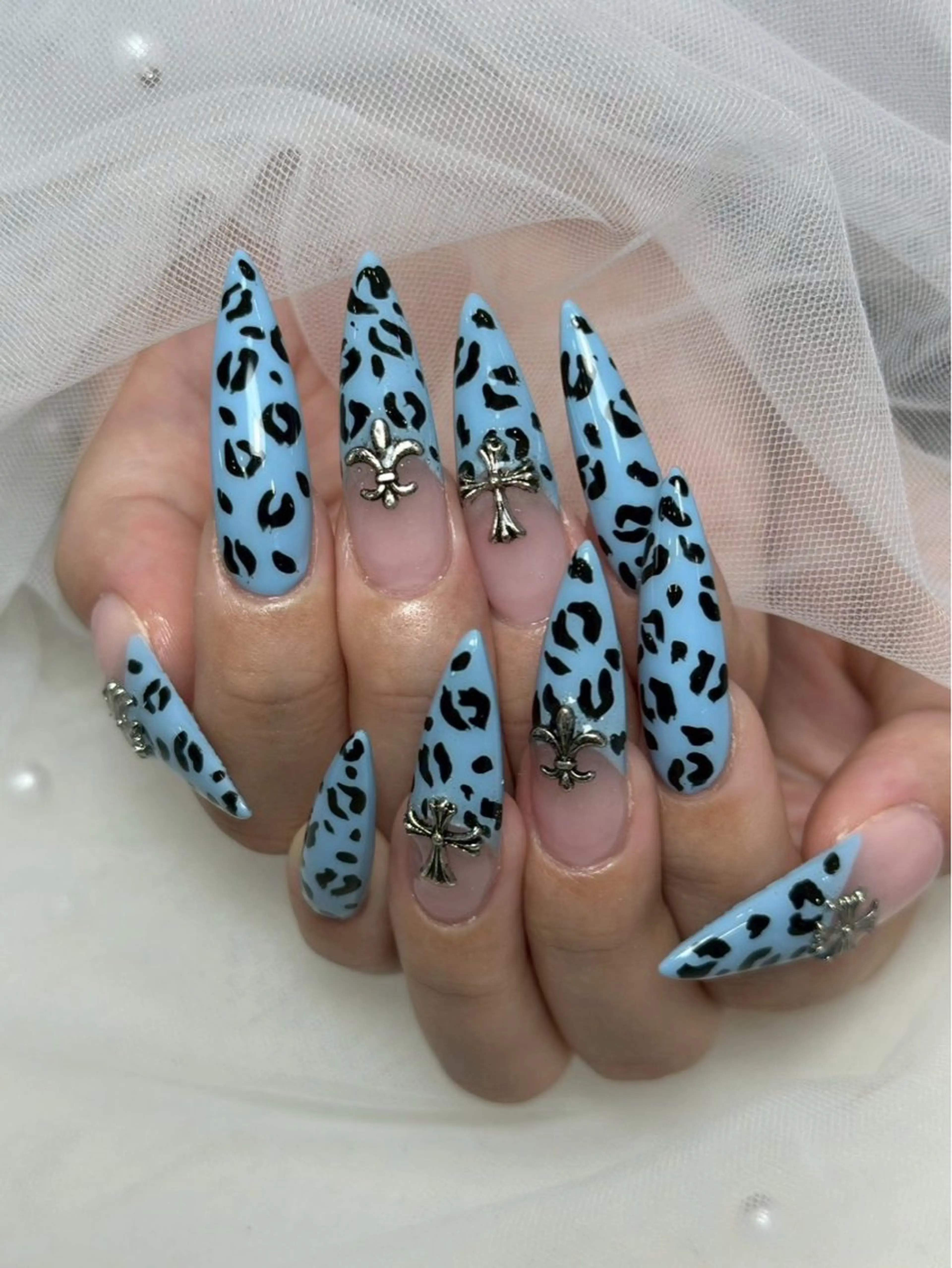 ネイル アートネイル オーロラネイル チークネイル 長さ出し フットネイル HaNa_ Noiranailのネイルデザイン