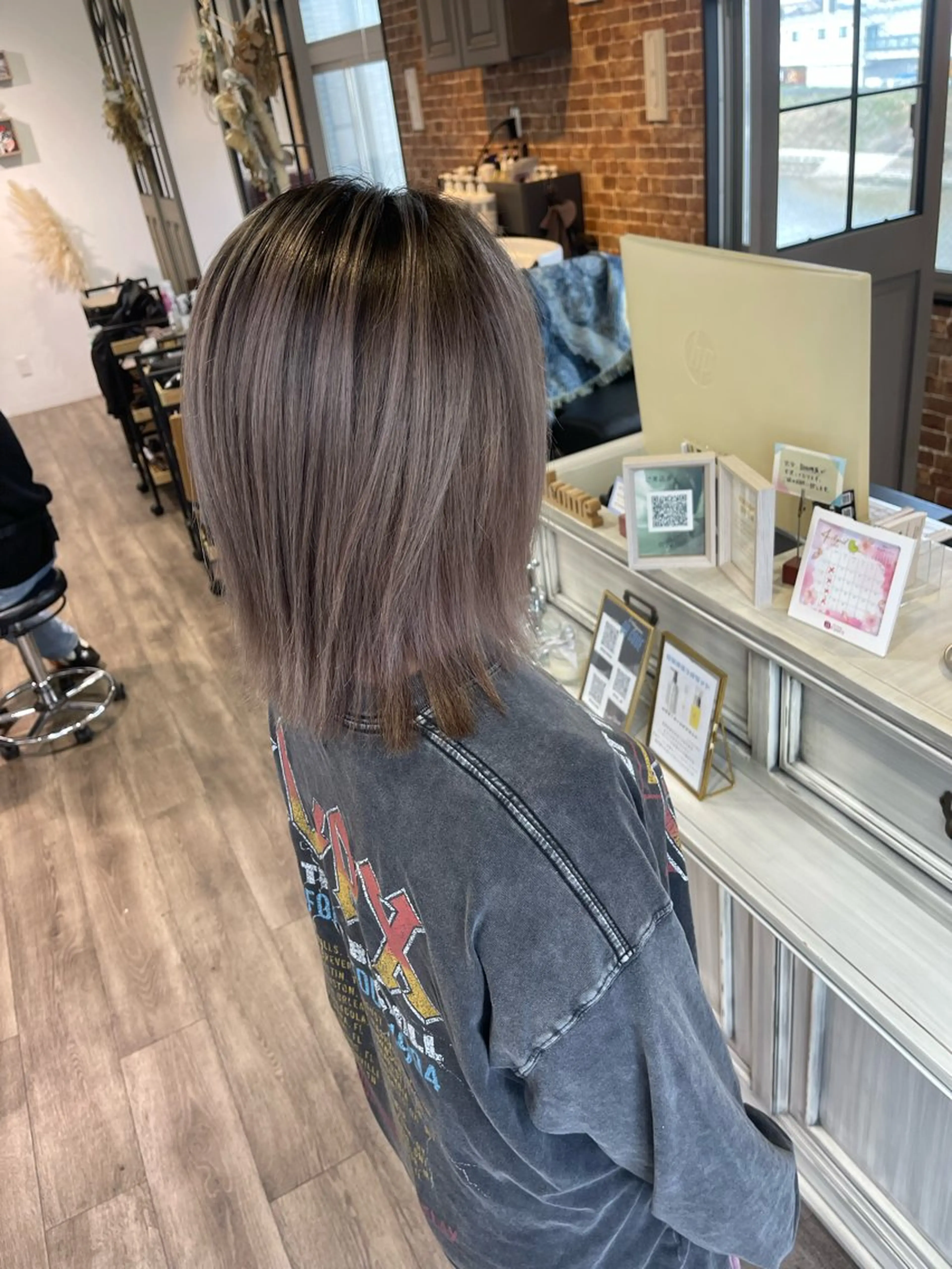 ミディアム カラー ヘアカラー Felice Erikaのヘアスタイル