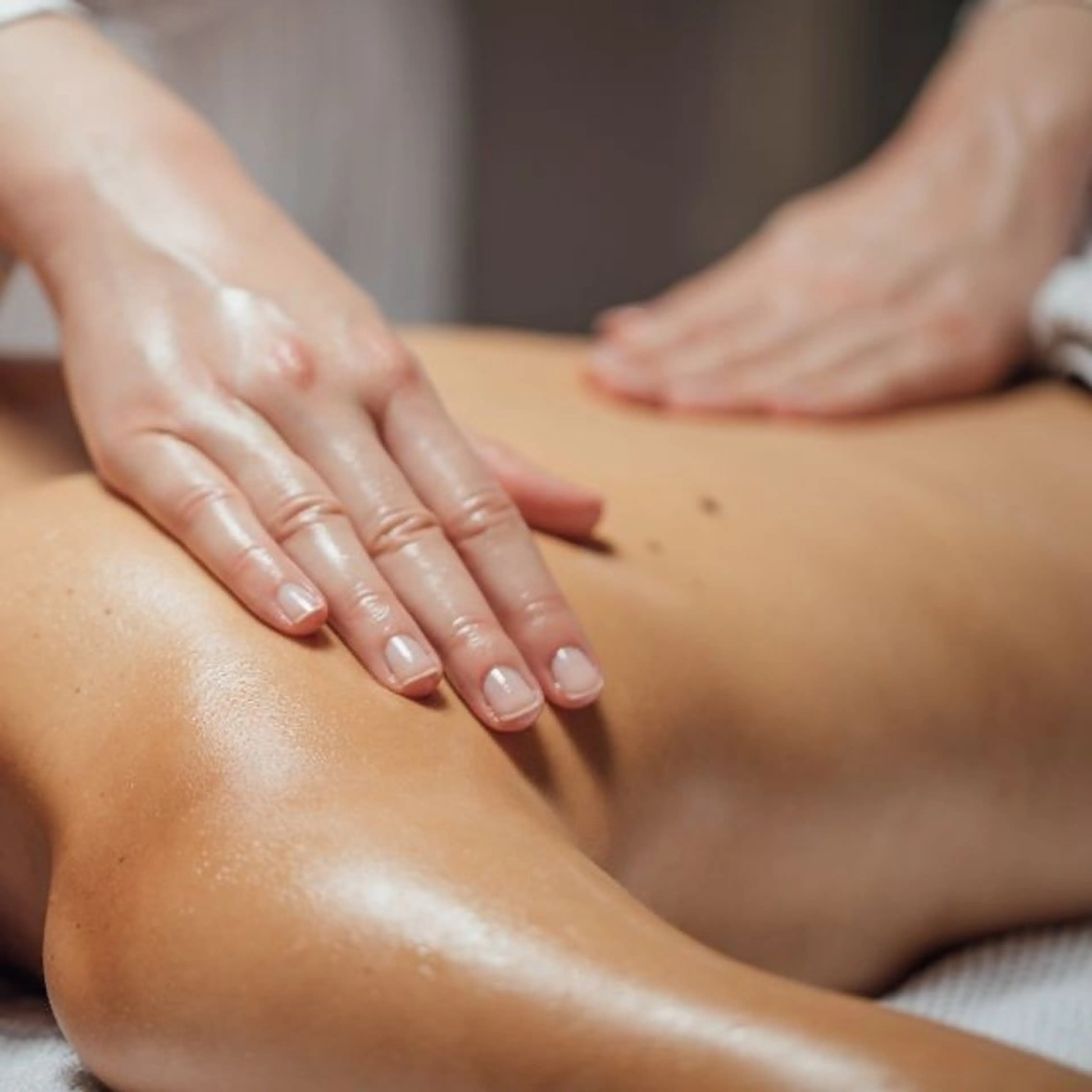 アロマボディ60分 (背面or表面or上半身or下半身よりお選びください)の写真