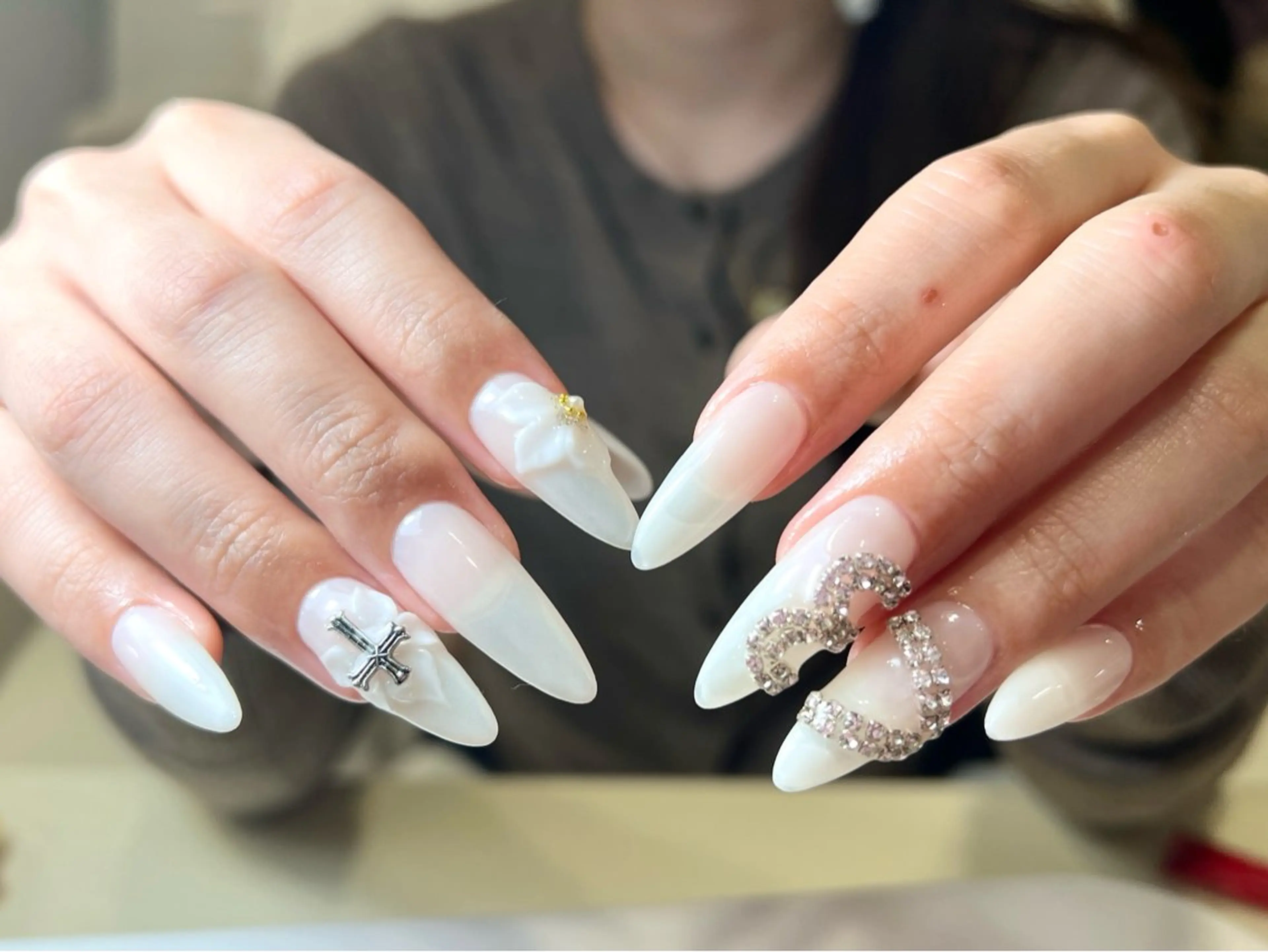 ネイル ボルドー ブラウン チークネイル ドット フットネイル ハンドネイル は なのネイルデザイン