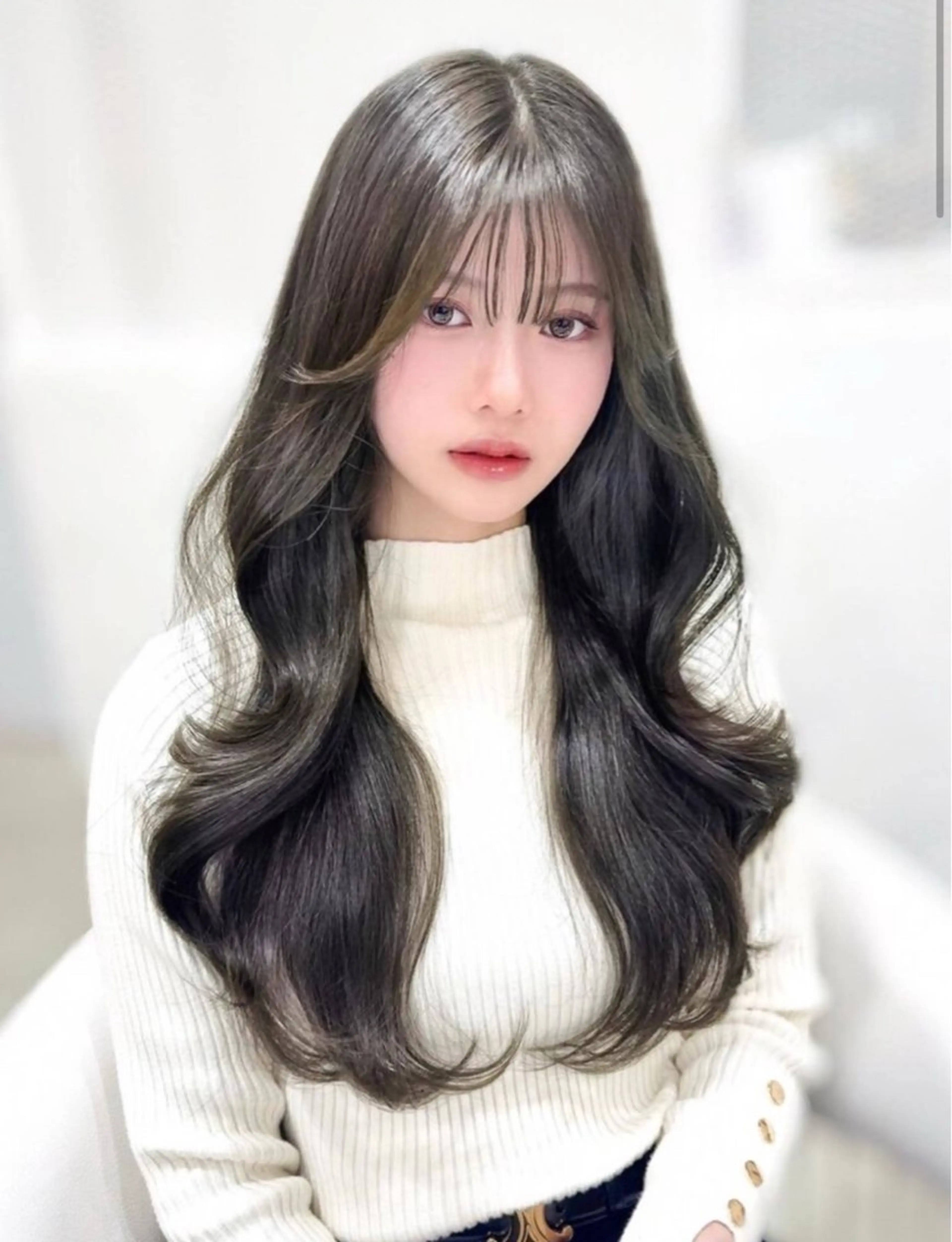 ロング 伊藤 優里のヘアスタイル