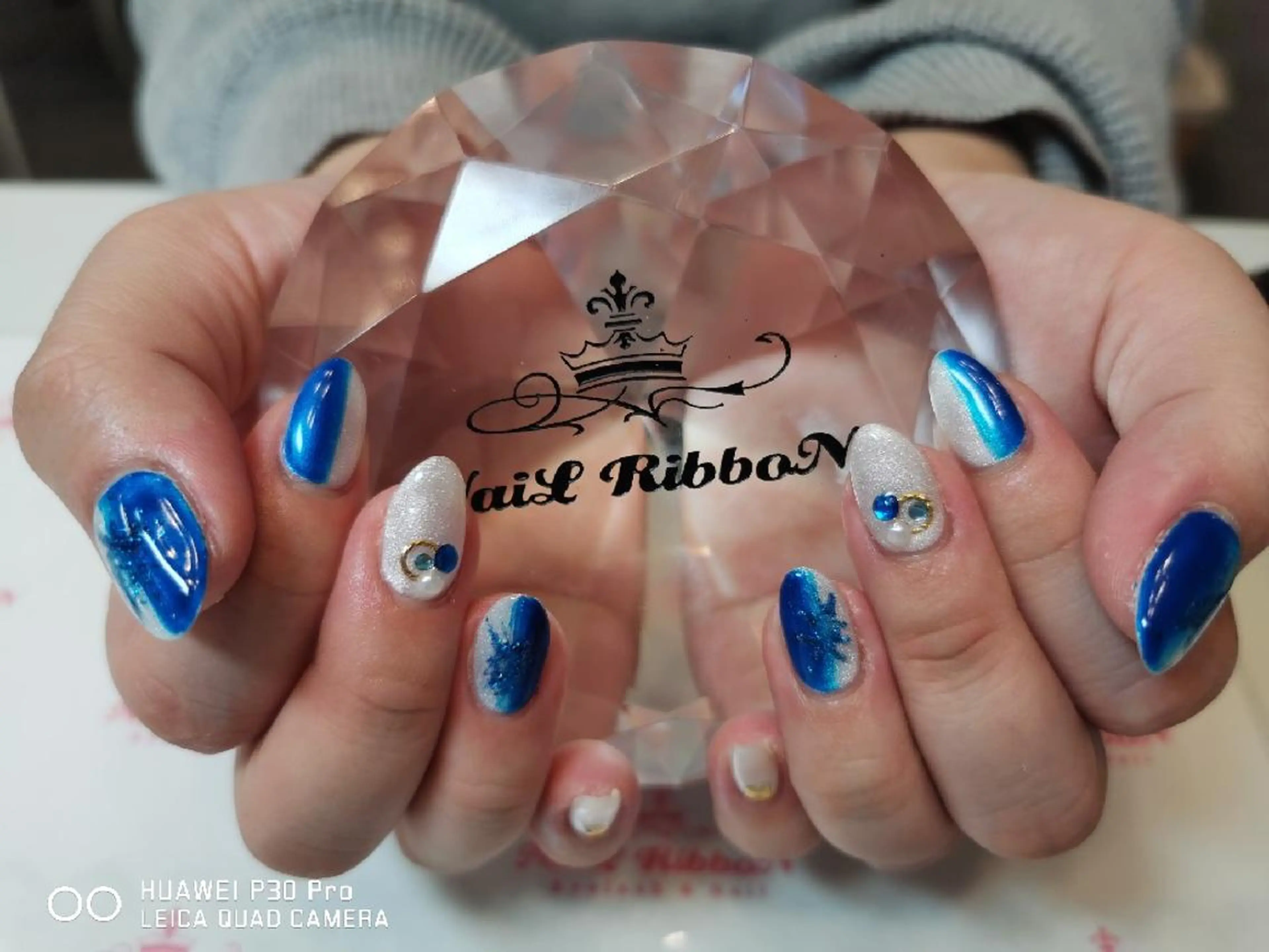 ネイル ネイルリボン 受付スタッフのネイルデザイン