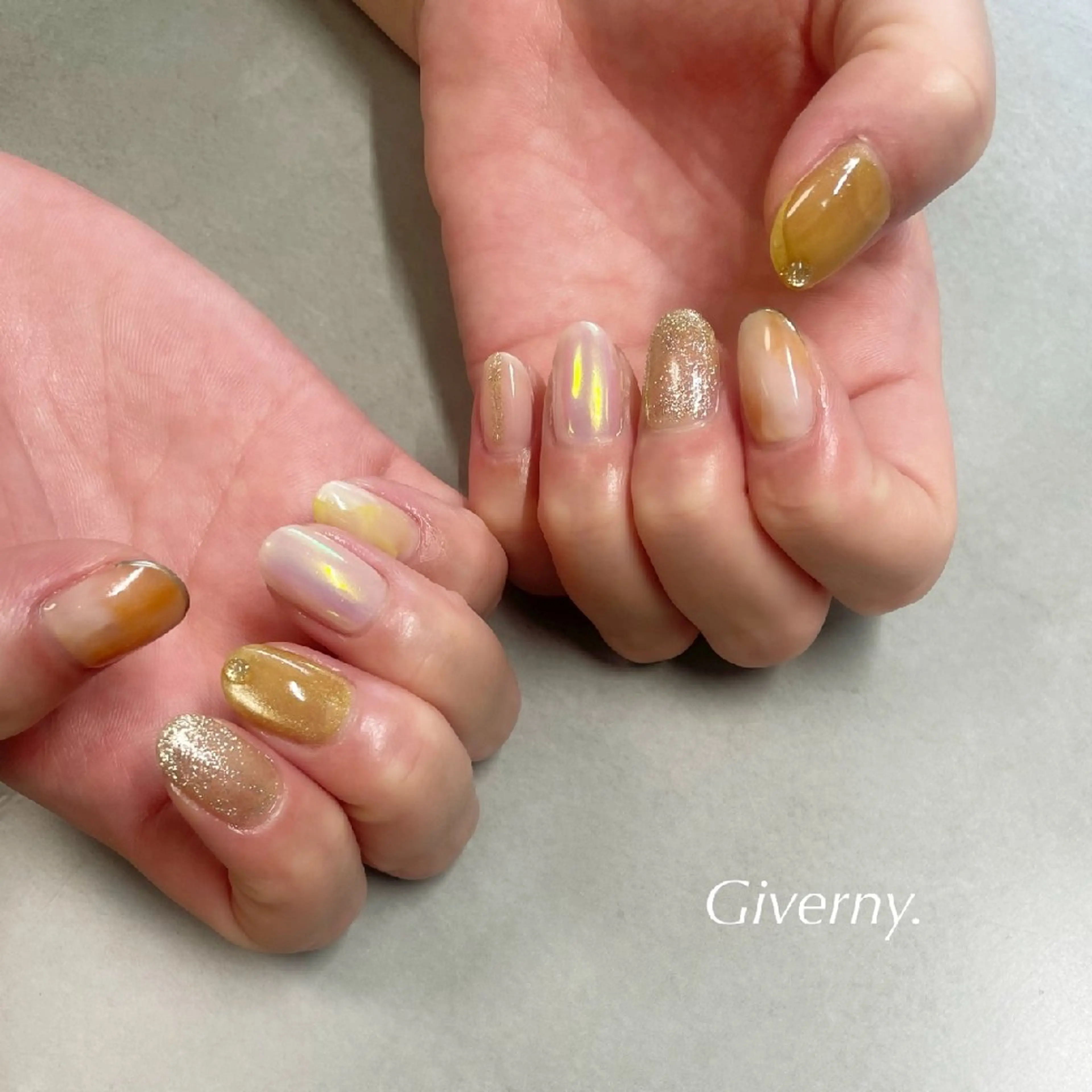 ネイル ニュアンスネイル 夏ネイル ハンドネイル Giverny .のネイルデザイン