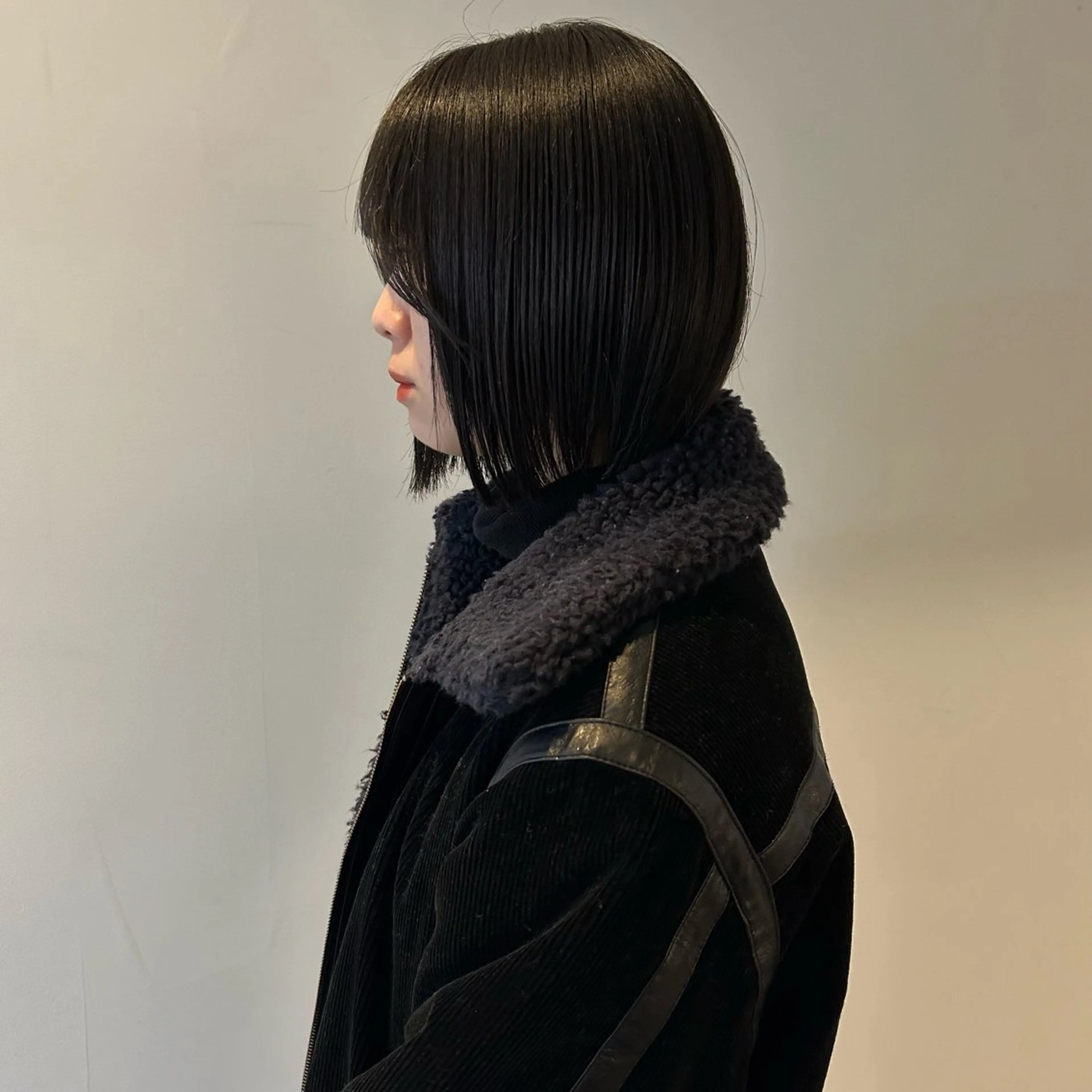 ショート カラー ブリーチ ケアブリーチ 透明感カラー ダブルカラー ブリーチなしカラー nonoka オリーブ/グレージュのヘアスタイル