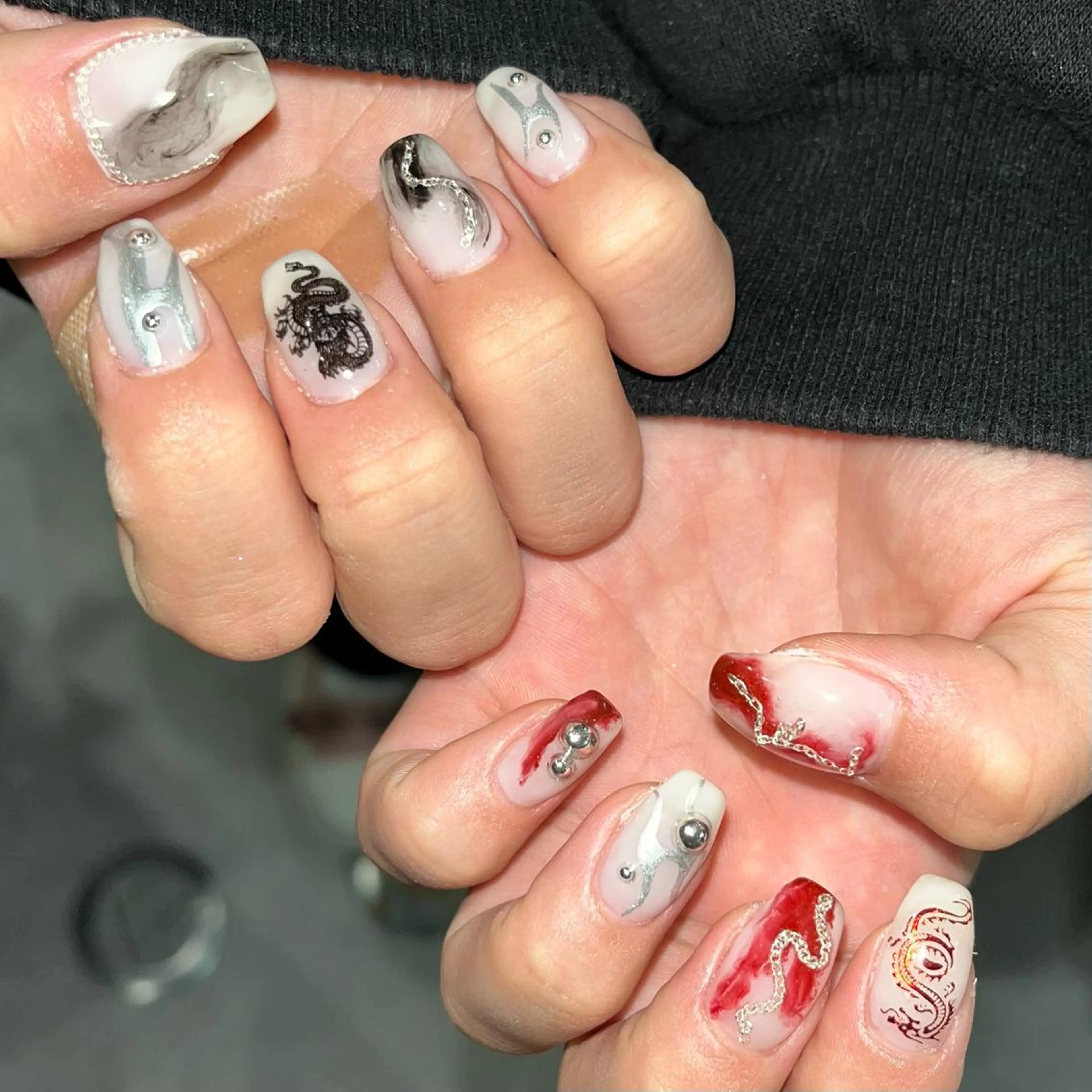 ネイル 🪐富島彩夏 /海外nail🪐のネイルデザイン