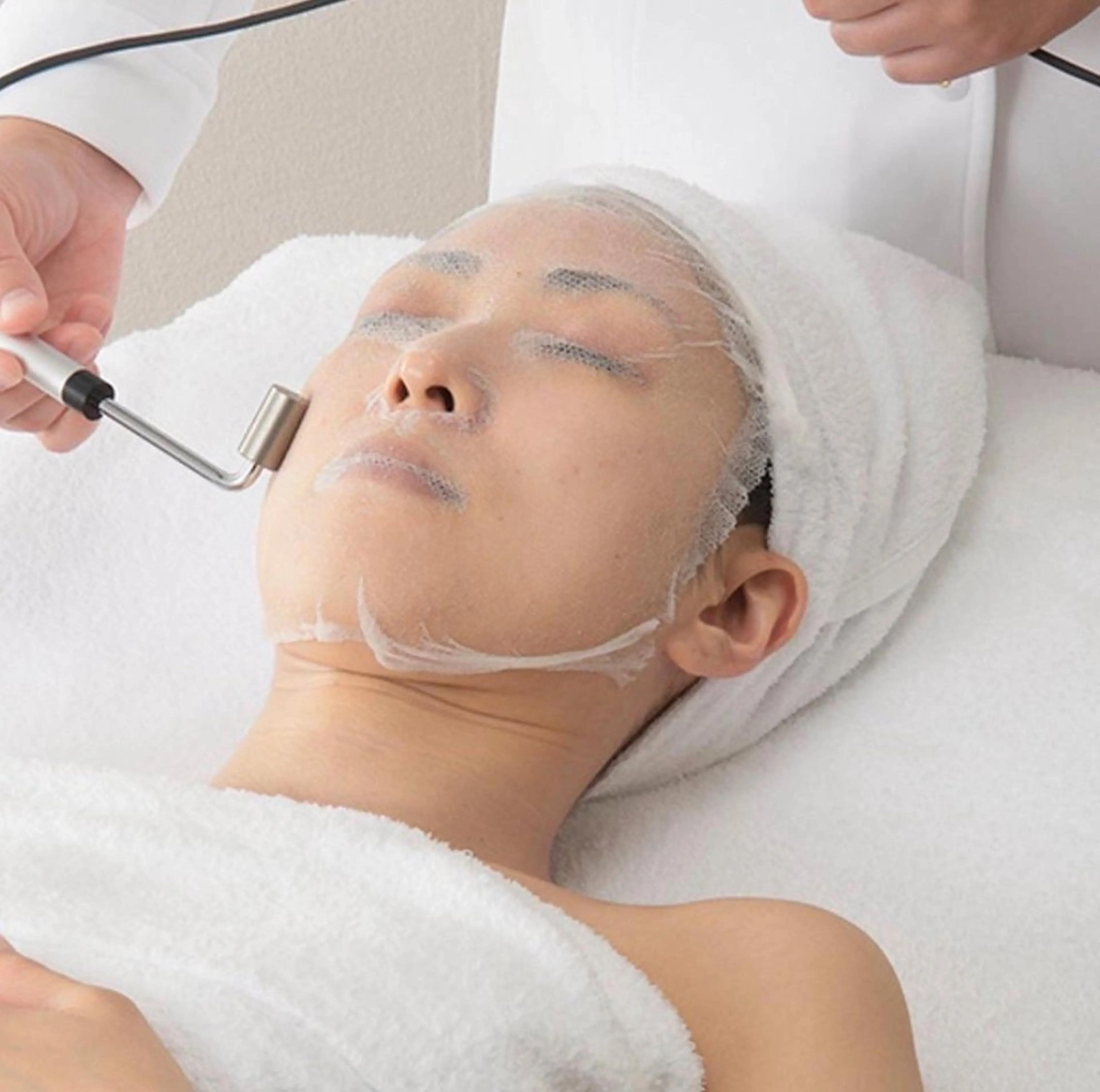 毛穴洗浄+ビタミンC導入🍋ニキビ跡、ニキビに効果的💆🏼‍♀️の写真