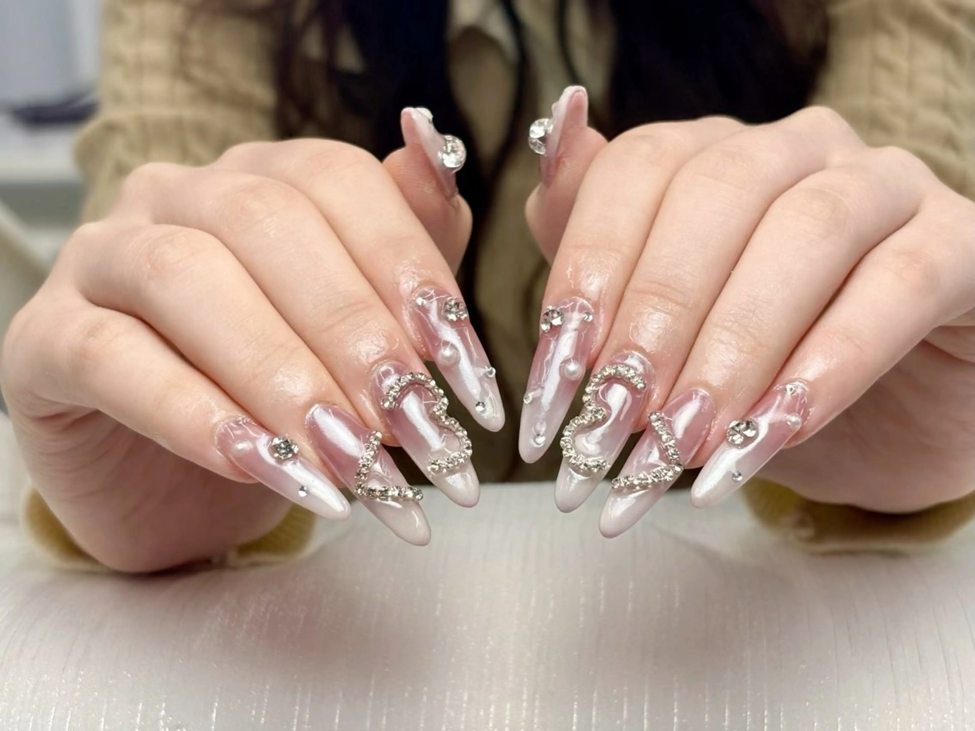 ロング ハンドネイル トゥー フエンのネイルデザイン