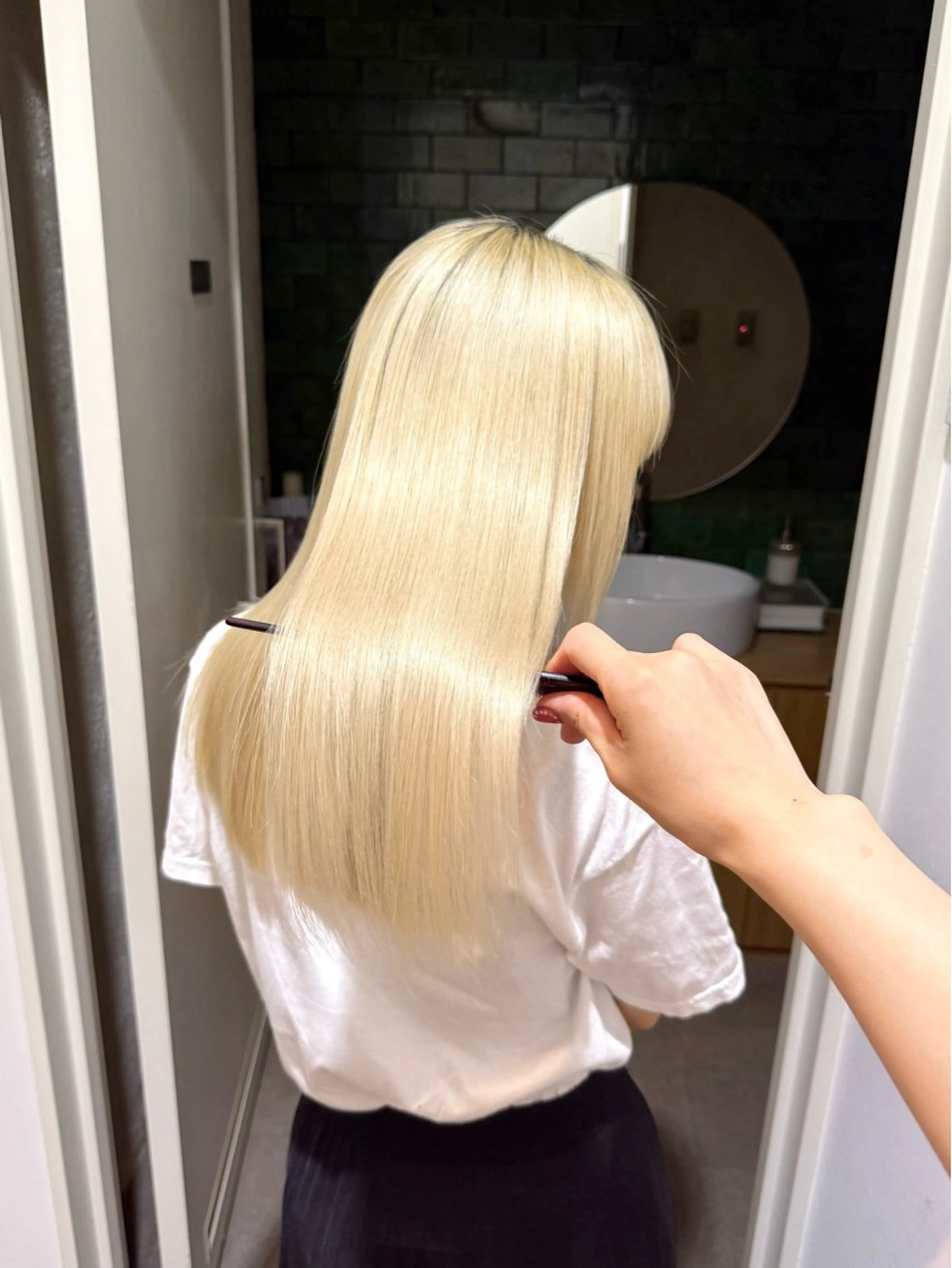 ミディアム maruquee de mashu所属・モモコ/ブリーチ/ ミルクティカラーのヘアスタイル