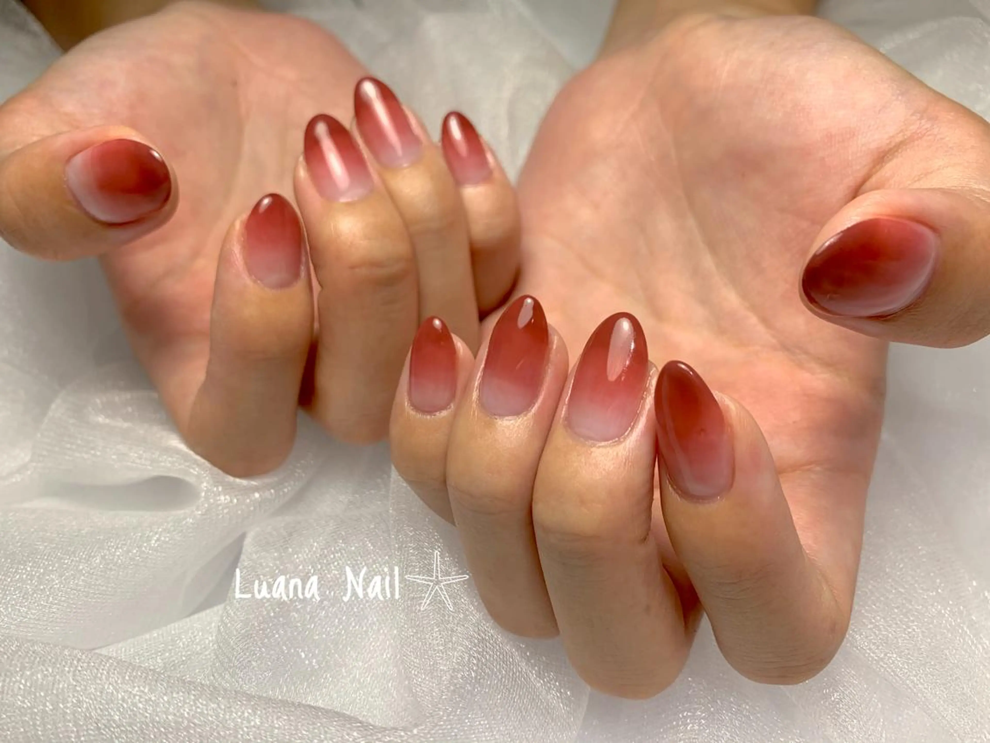 ハンド ✩ オフ込み カラーグラデーションの写真