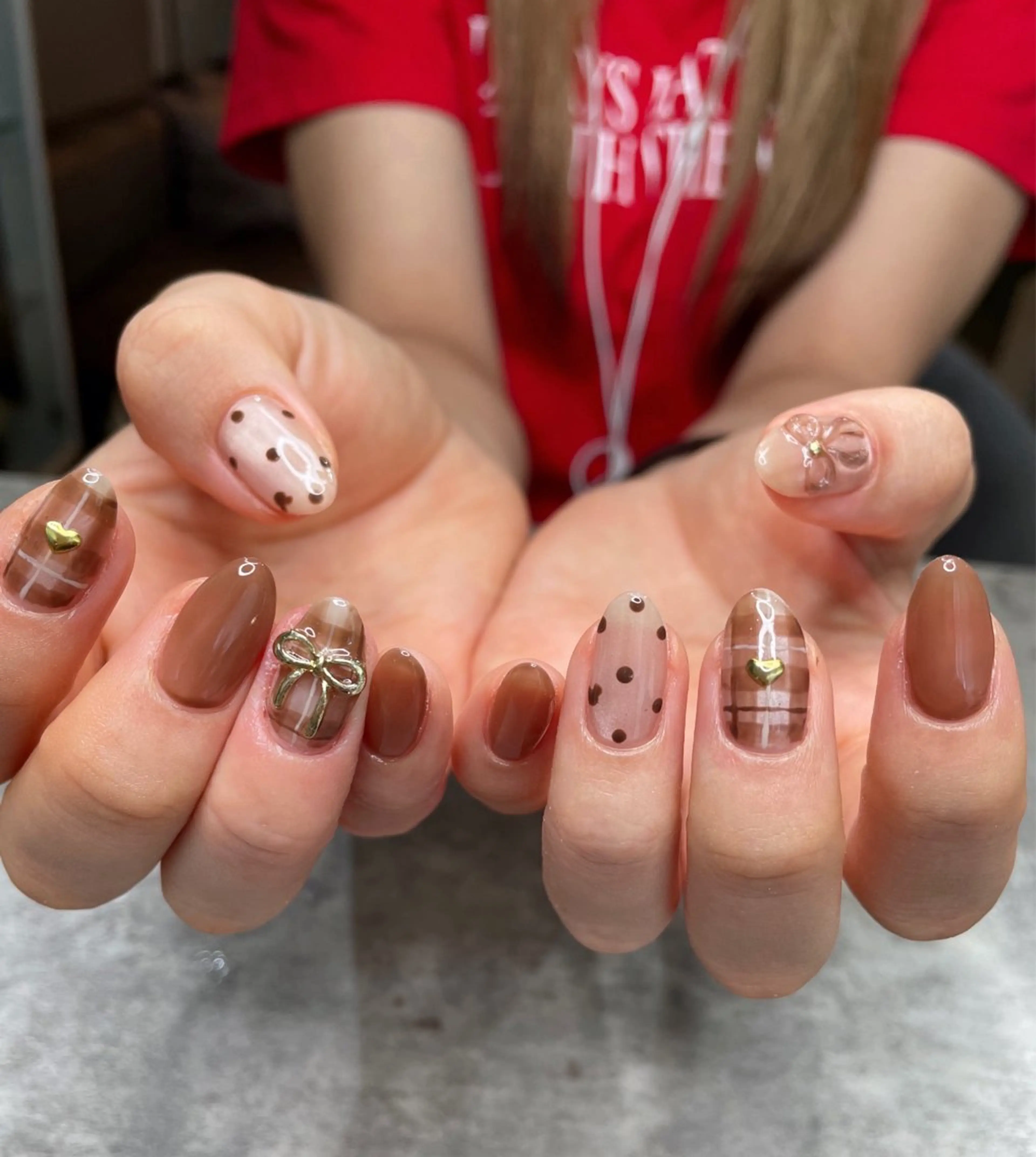 ネイル ブラウン ドット リボン ハンドネイル ma riのネイルデザイン