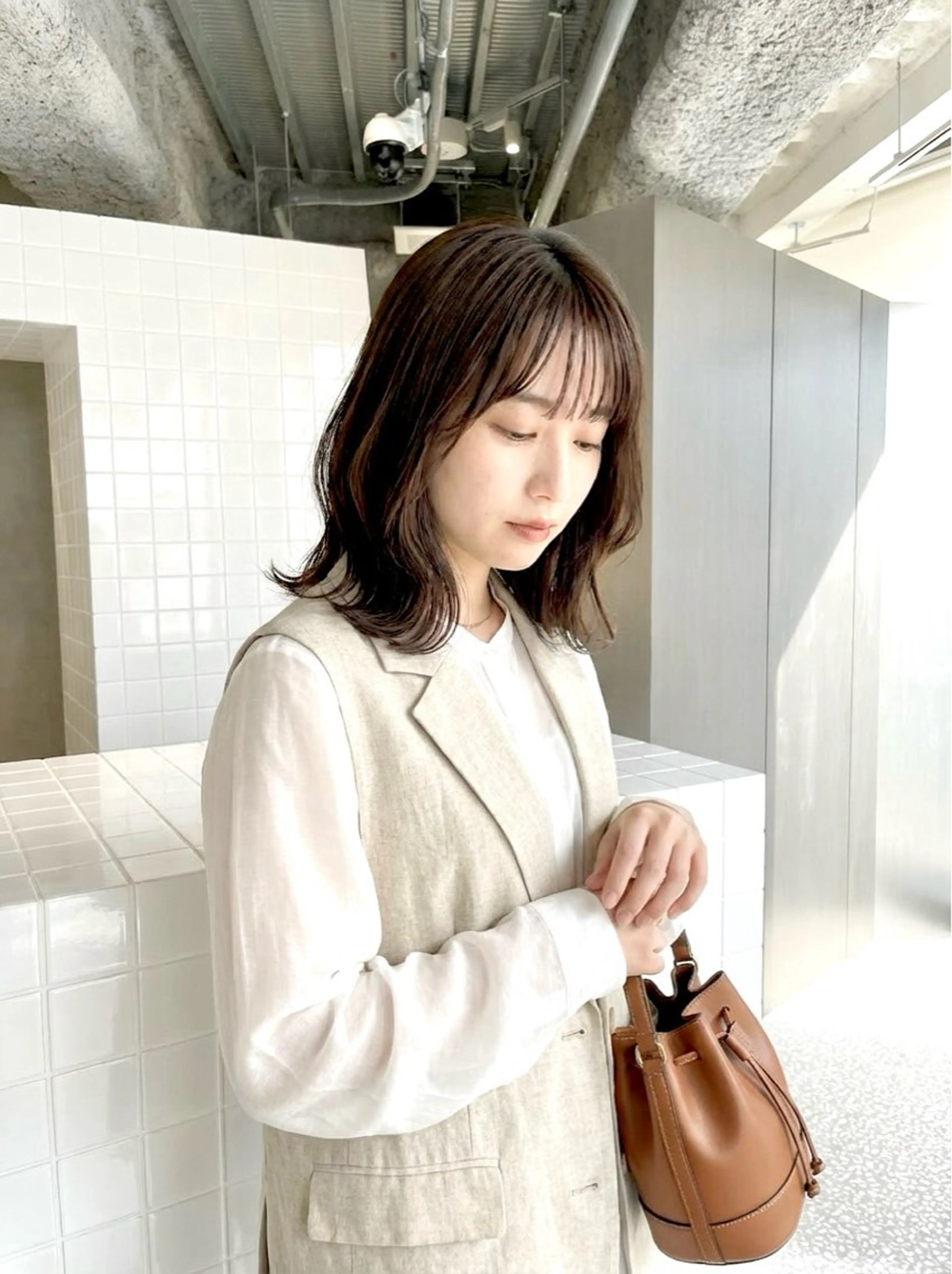 ミディアム カラー イサミ カズヒロのヘアスタイル