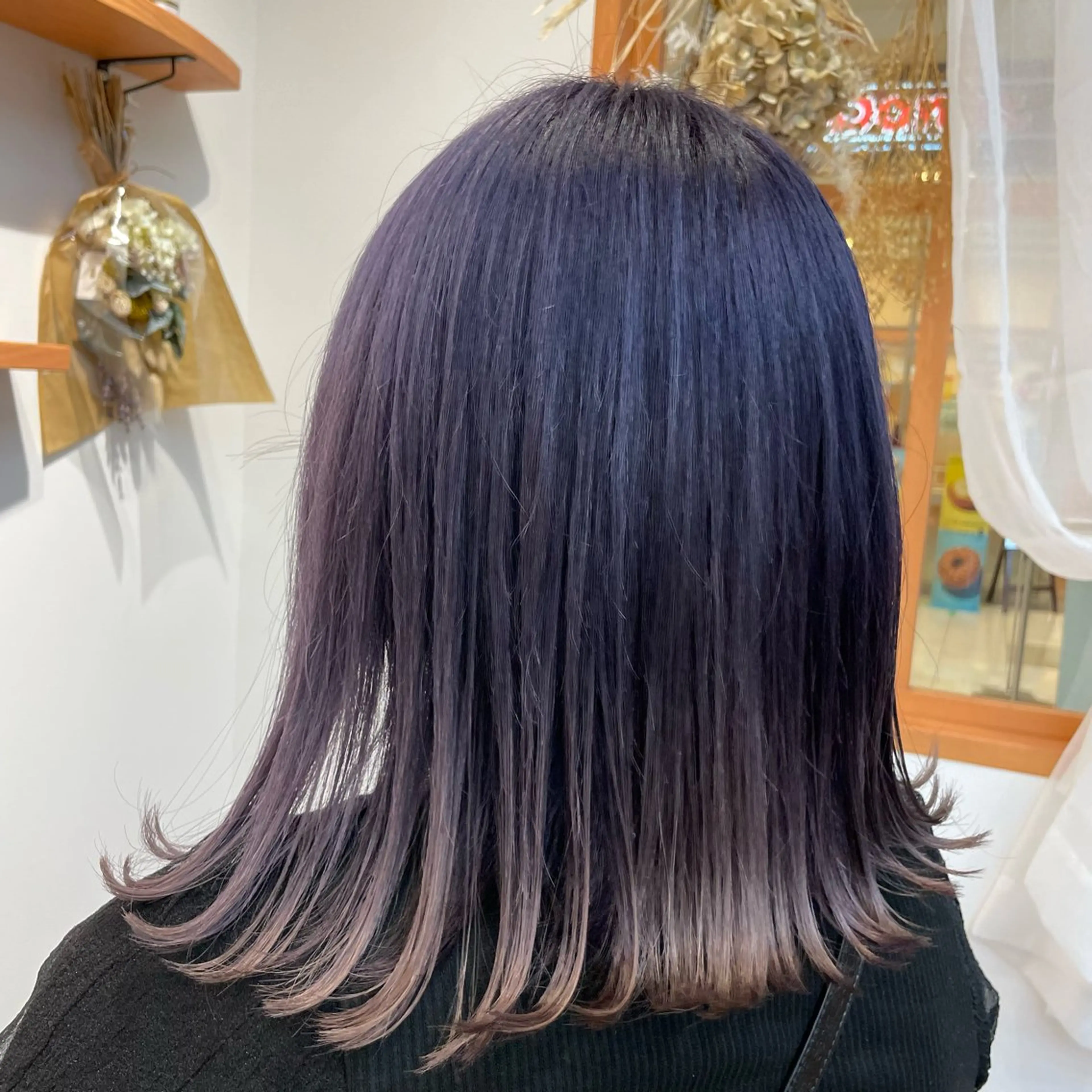 ミディアム カラー 宮崎 英絵のヘアスタイル