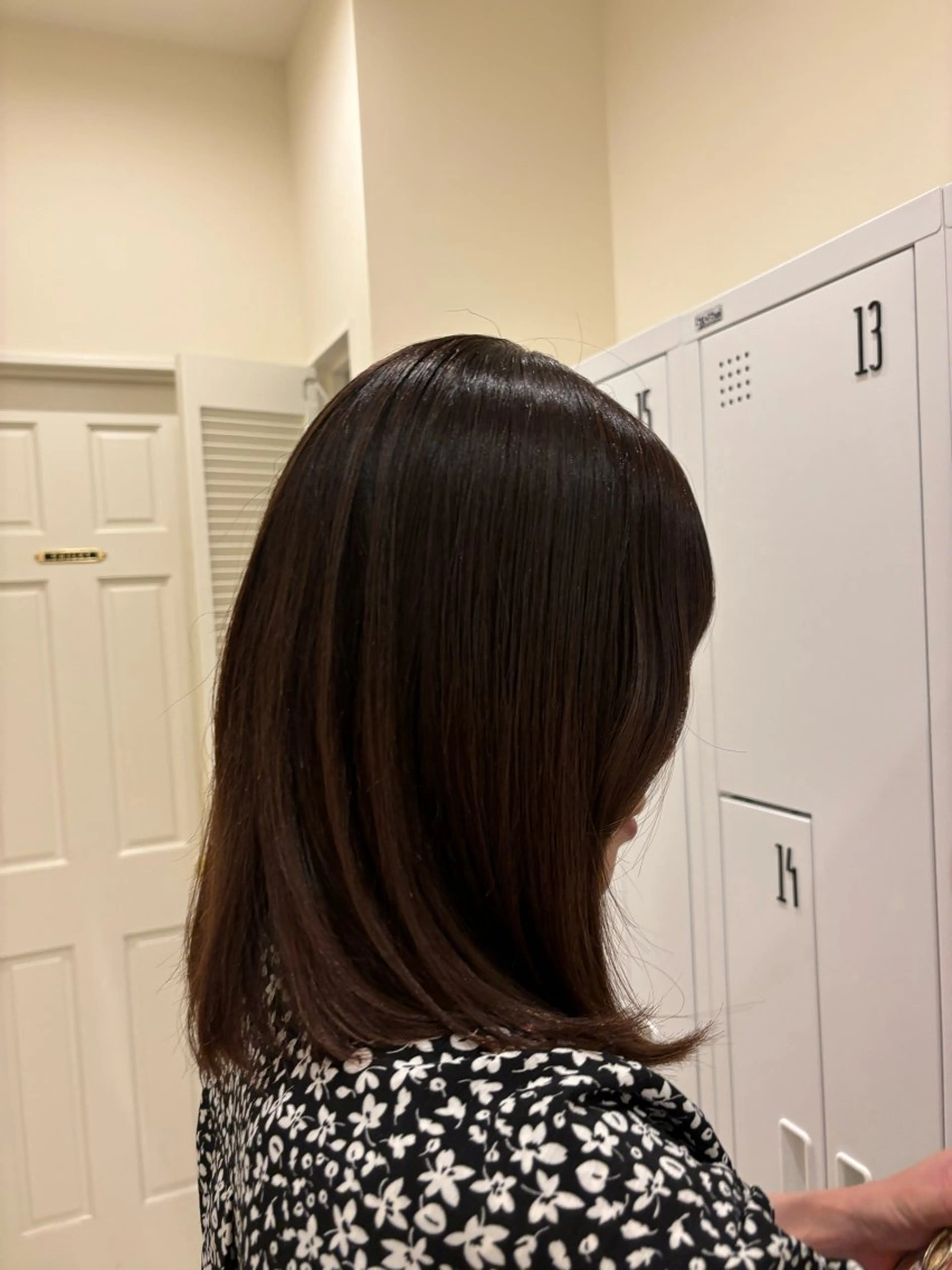 セミロング よこやま なぎさのヘアスタイル