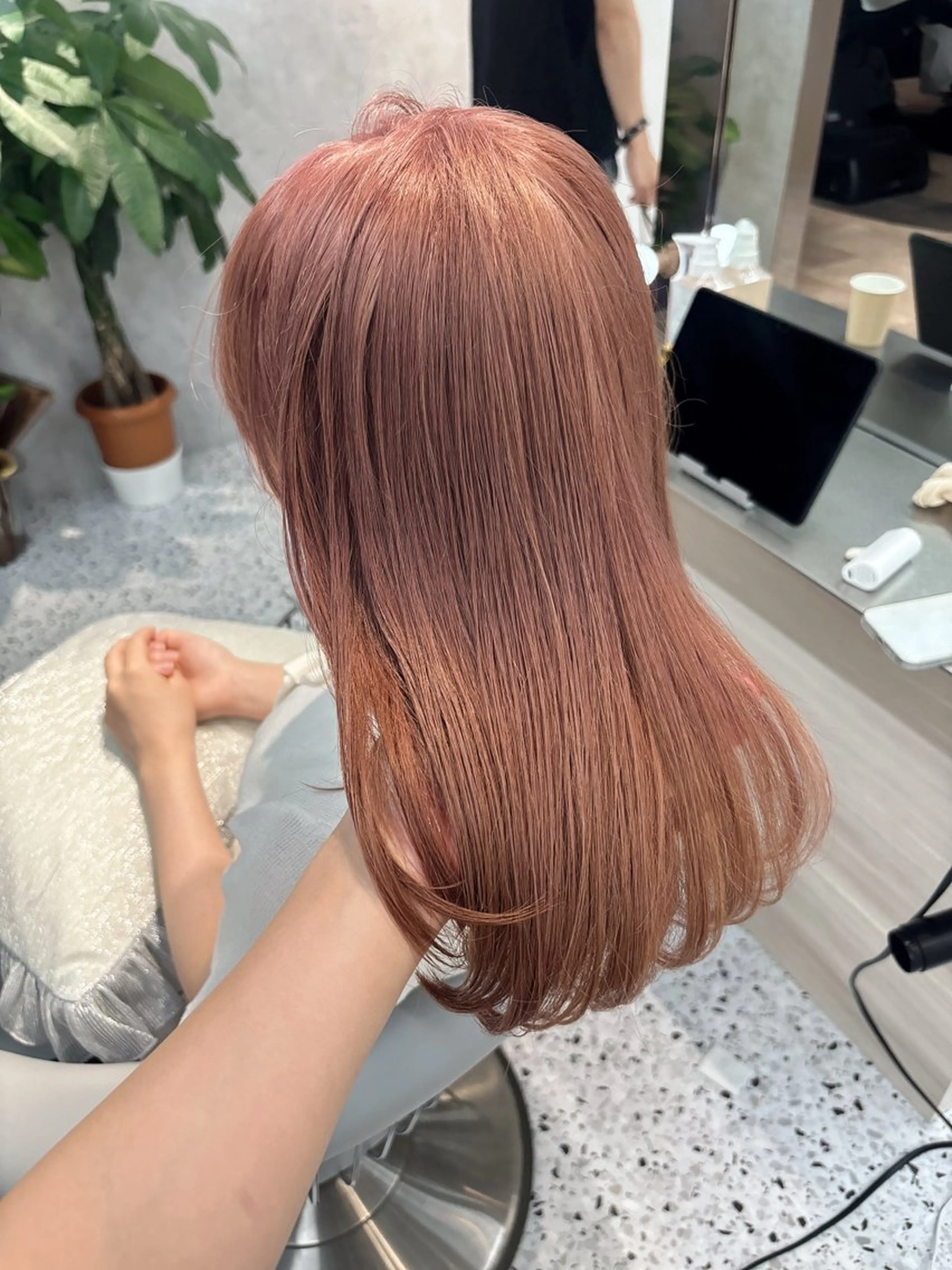 ミディアム ボブ 韓国風ヘア レイヤーカット トリートメント ヘアカラー rina／ベージュ ワンホン/韓国ヘアのヘアスタイル