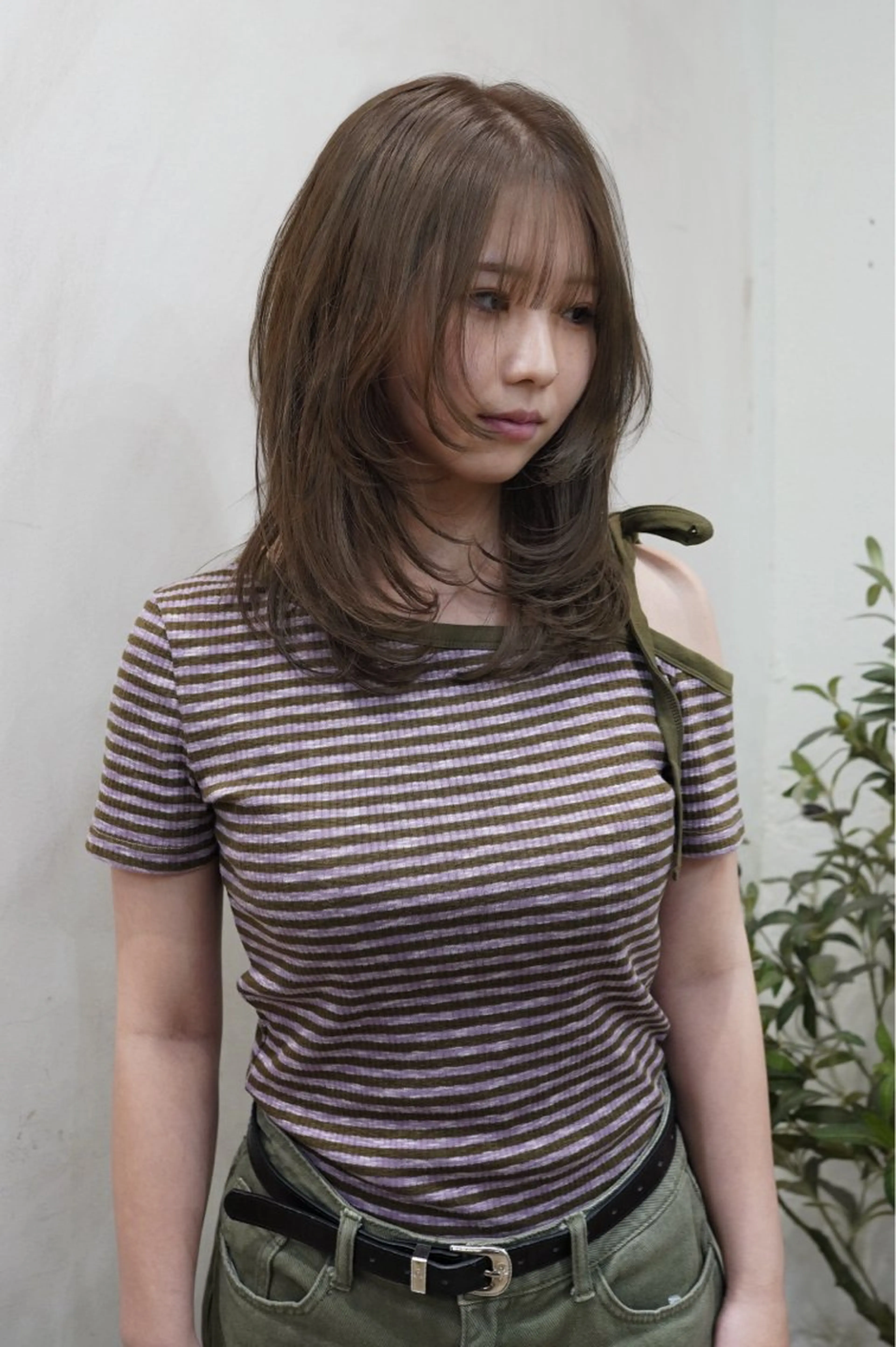 ミディアム カラー ベージュカラー オリーブベージュ 切りっぱなし カット✂️/みらいのヘアスタイル