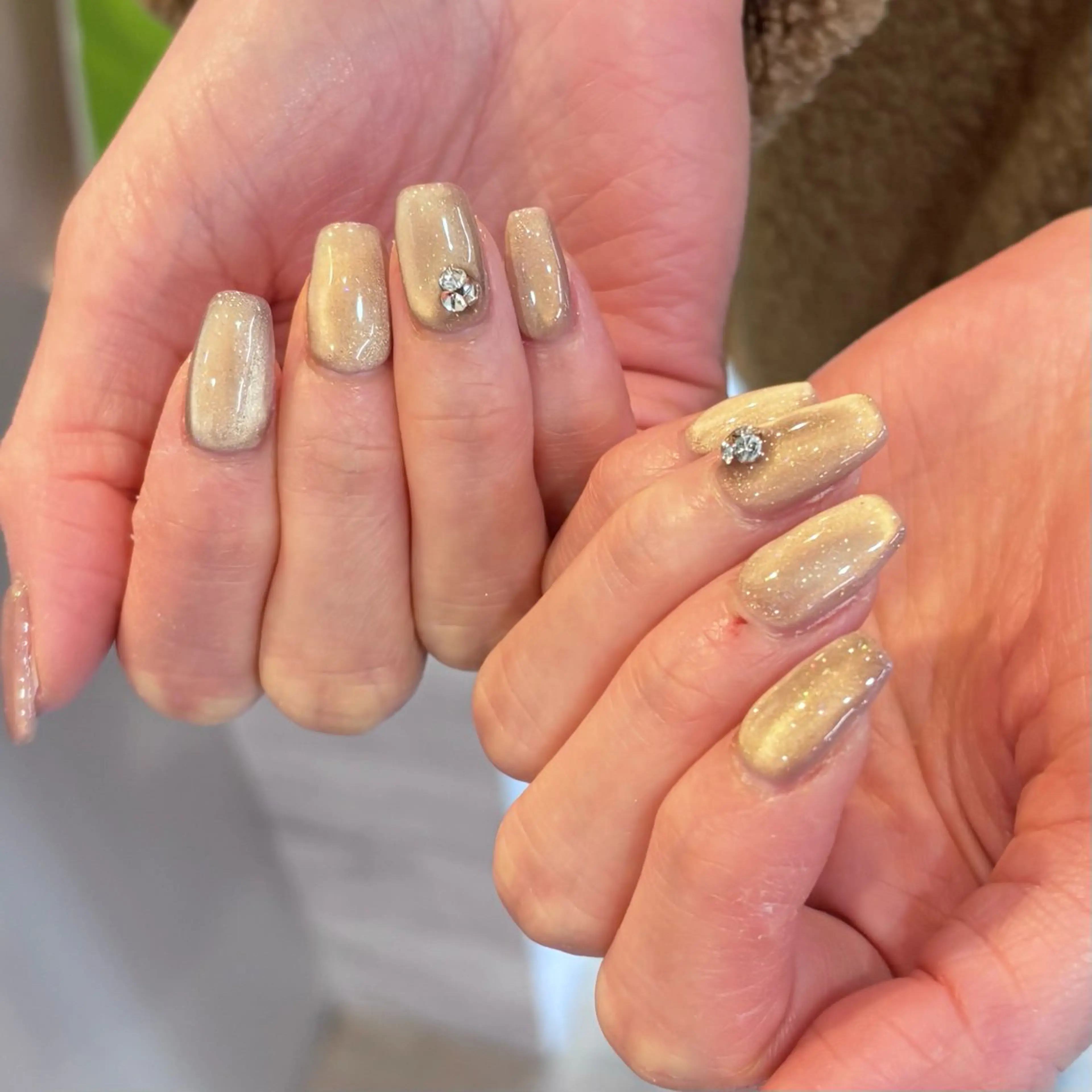 ネイル キラキラネイル ワンカラーネイル ハンドネイル 柴田 幸菜のマツエク・マツパデザイン