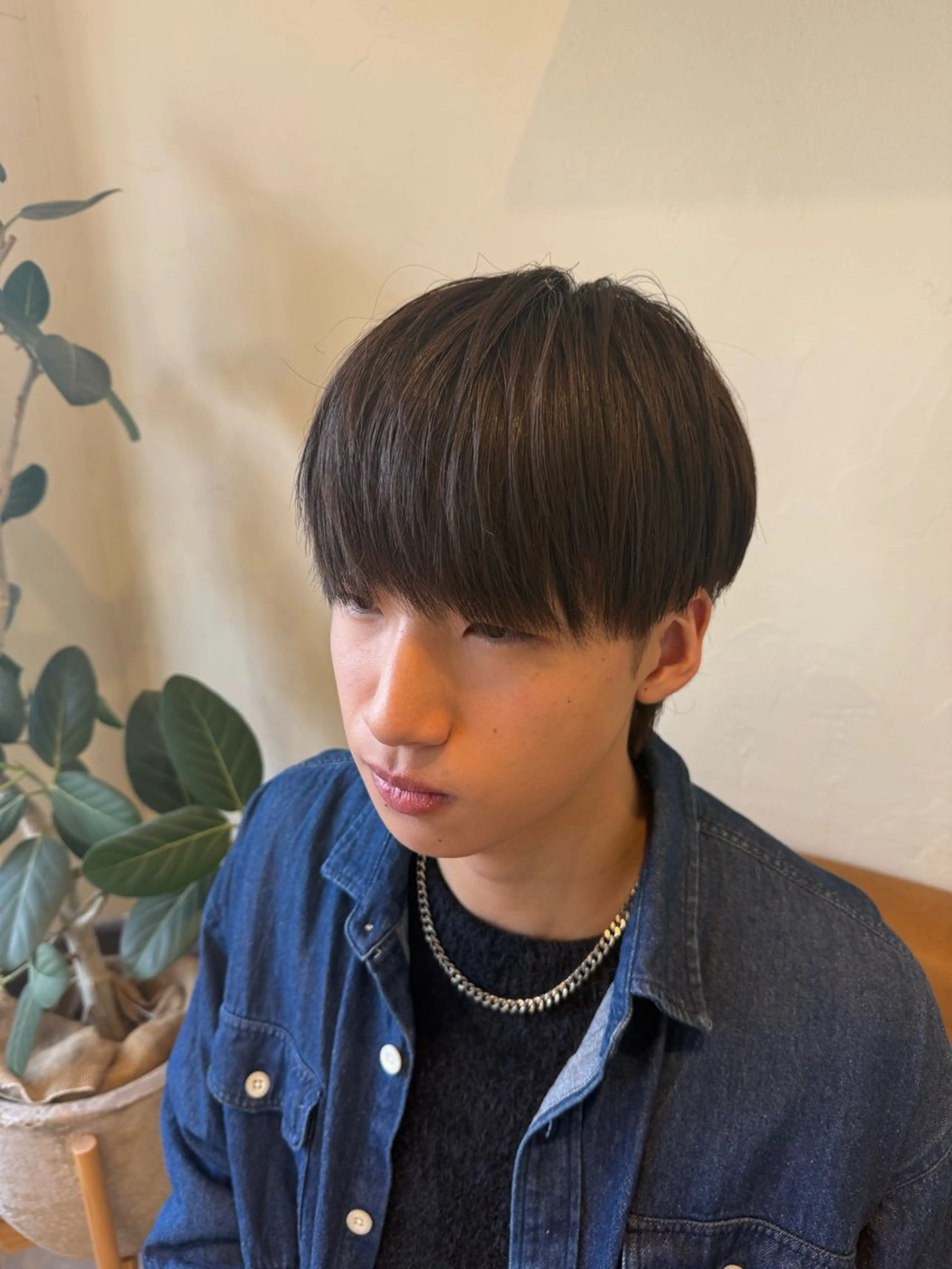 ショート カラー メンズ 🍒暖色艶カラー🍓 透明感カラー🪼🩵のヘアスタイル