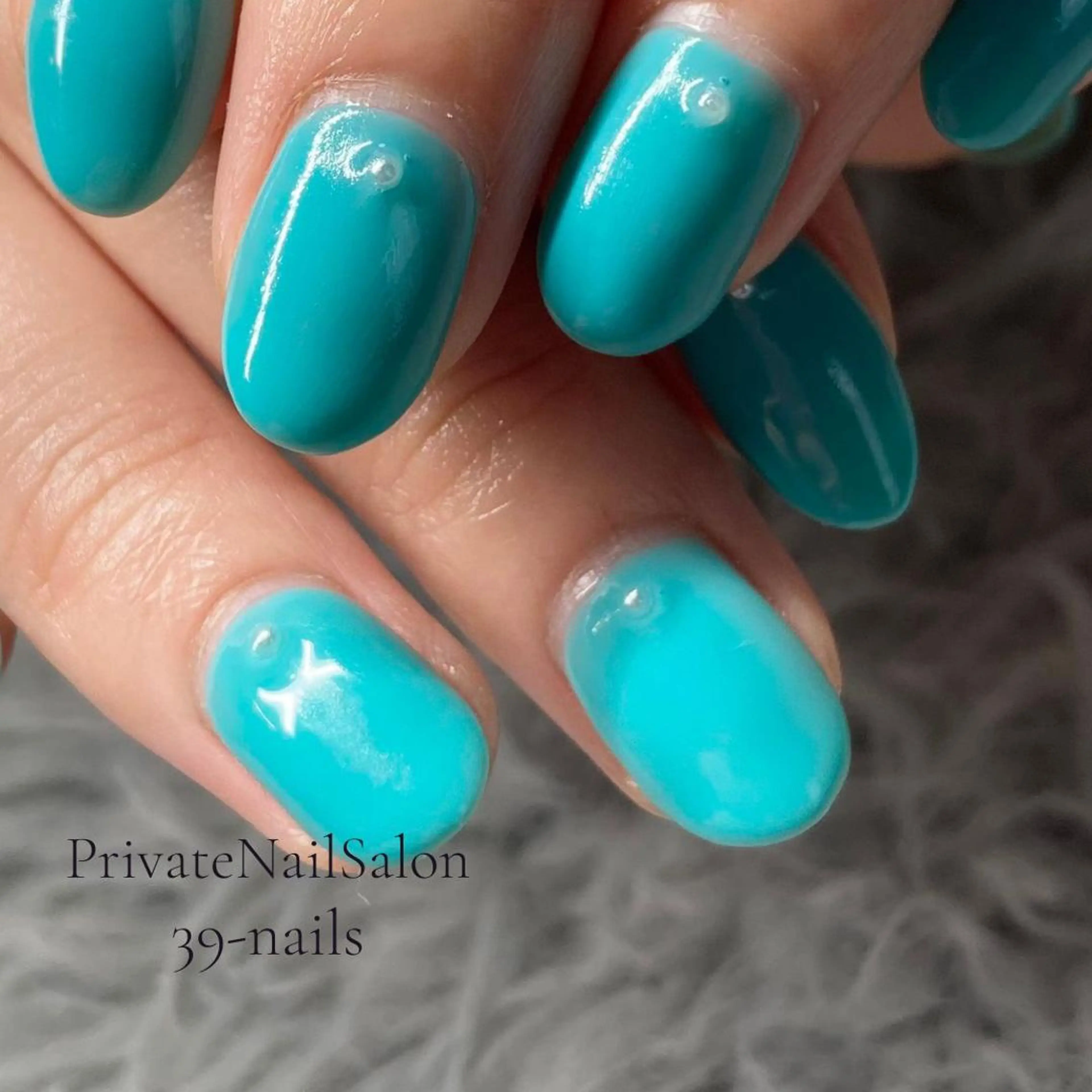 ネイル グリーン ワンカラーネイル 夏ネイル ハンドネイル 39-nails EharaMikuのネイルデザイン