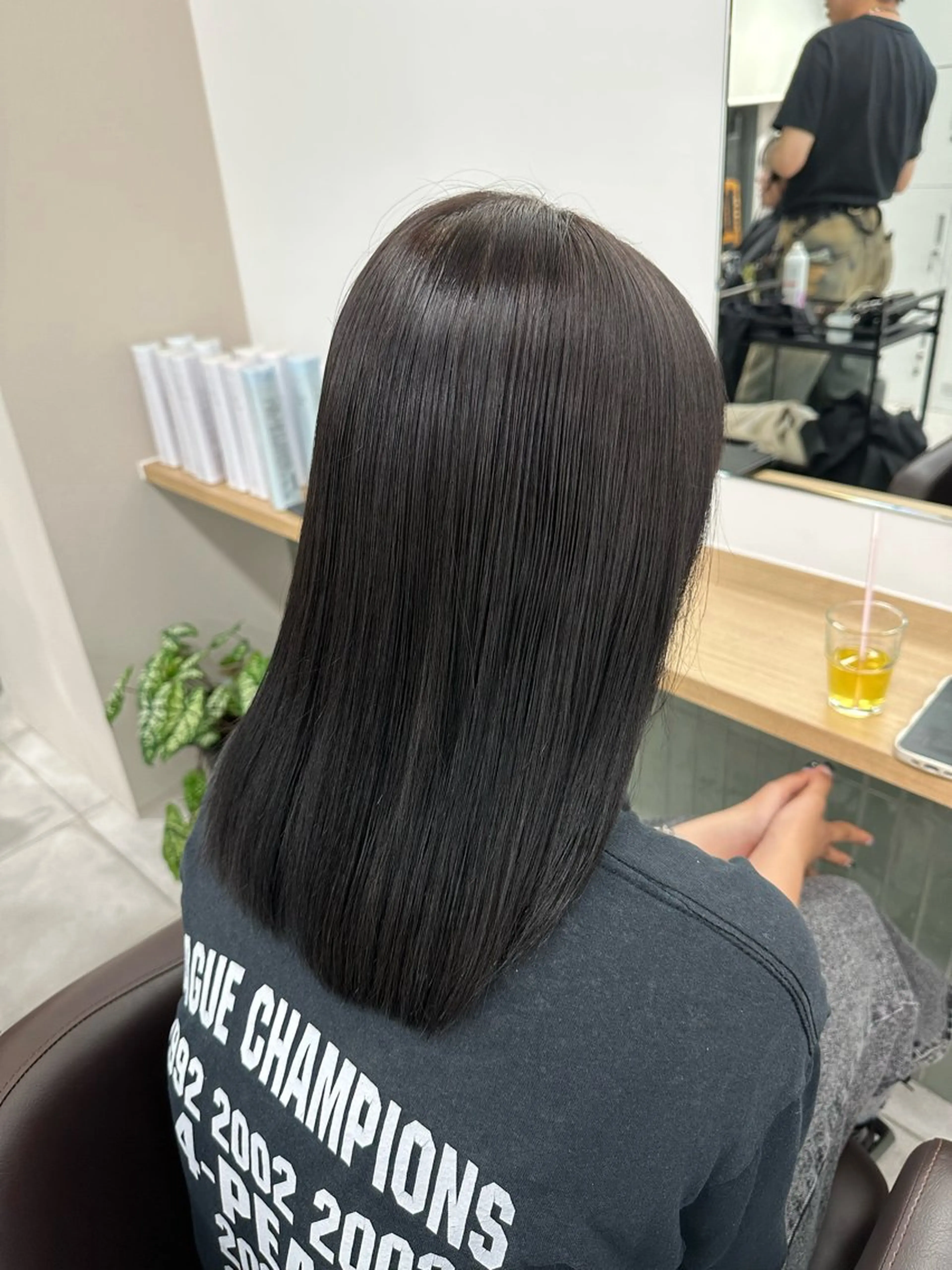 セミロング ブリーチなし/レイヤ ー特化🌈Tommyのヘアスタイル