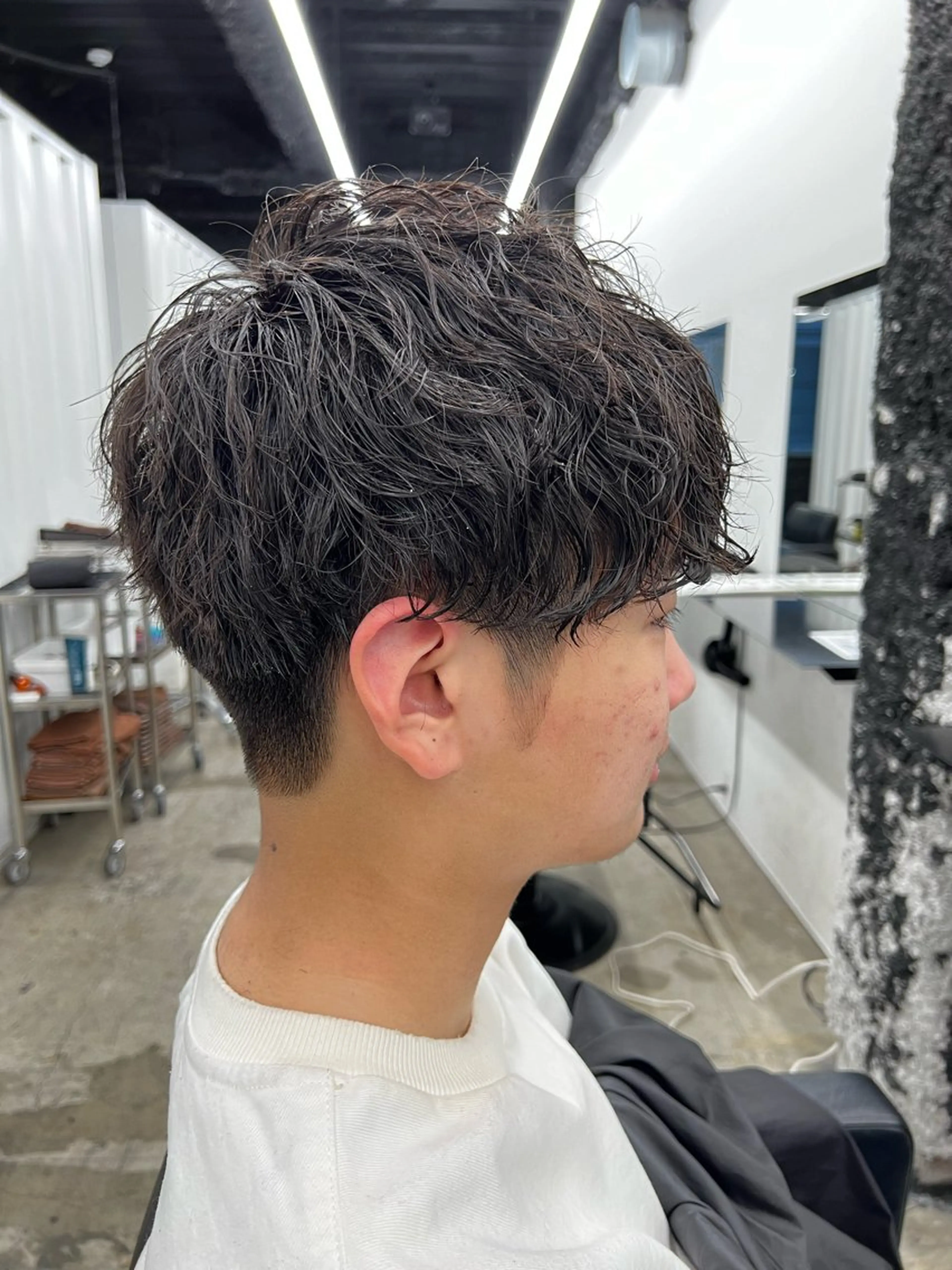 ショート パーマ カット ヘアカラー HI DEのヘアスタイル