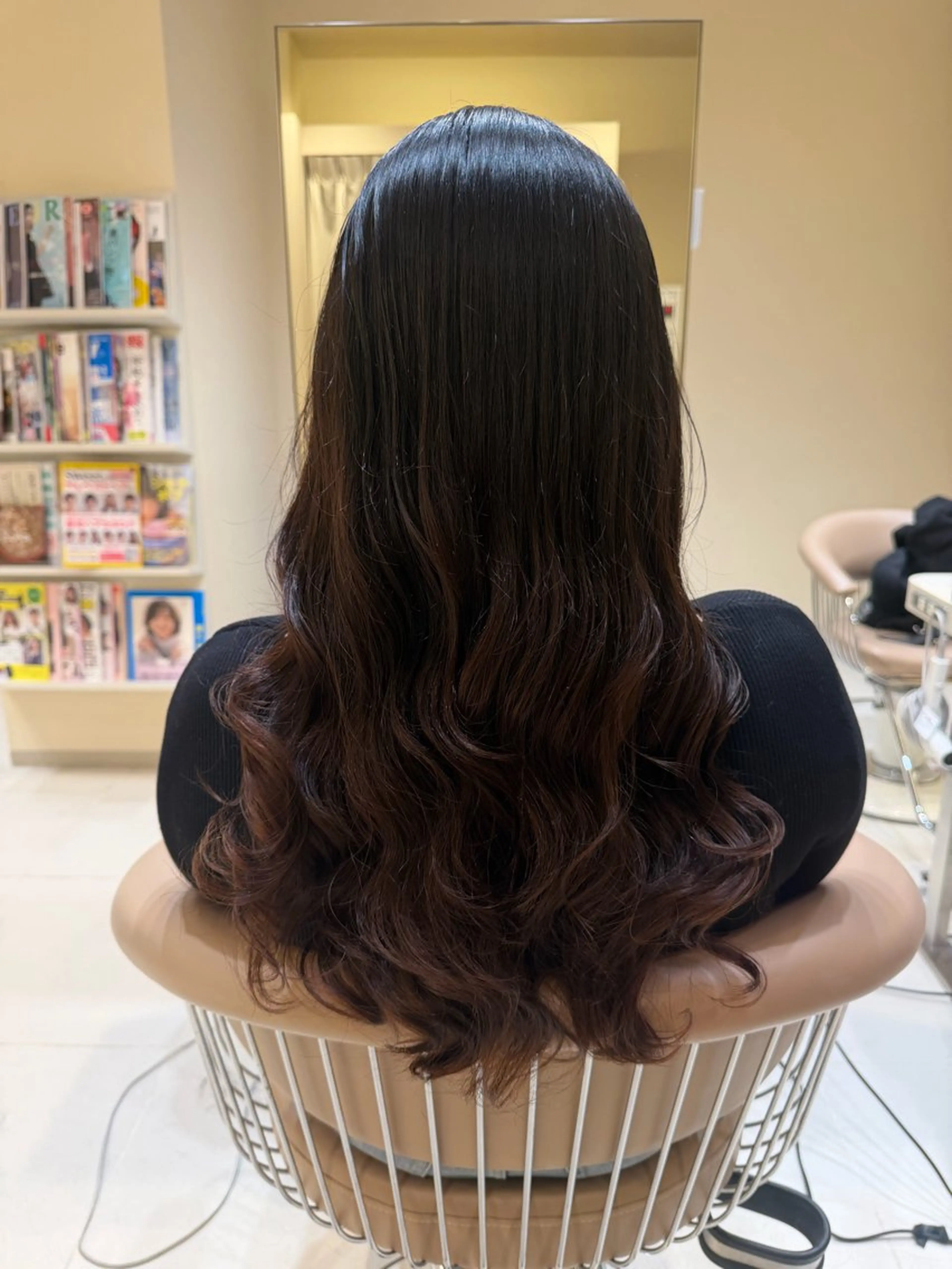 ロング パーマ カット パーマ Ｈａｉｒ’ｓ Ｇａｌｌeｒｙ所属・コテ巻きパーマ 阪上 沙織のヘアスタイル