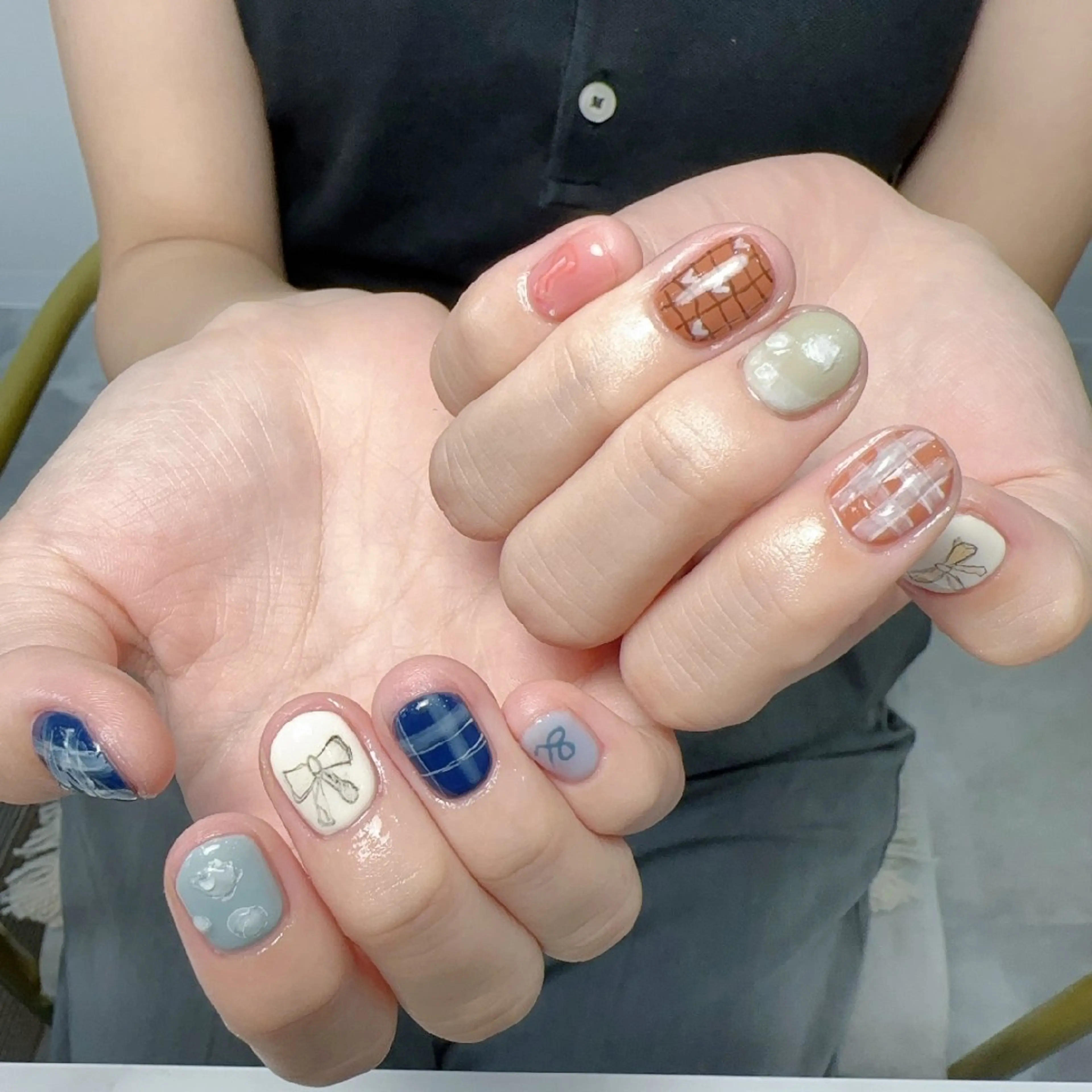 ネイル アートネイル フラワーネイル フットネイル ジェルネイル ガーリー ハンドネイル UM Nail Salonのネイルデザイン