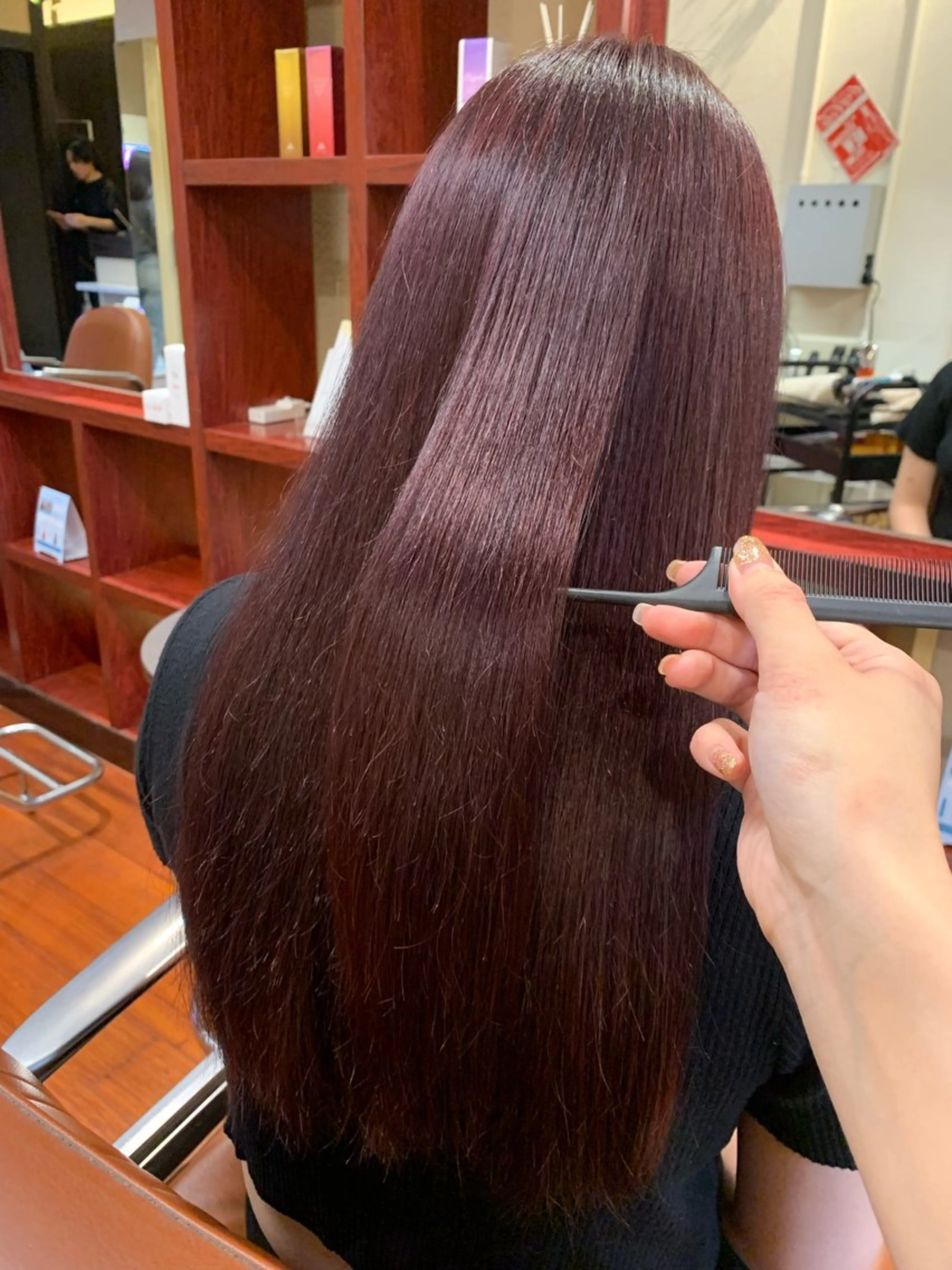 ロング カラー ブリーチ ボルドーカラー レッドカラー ヘアカラー トリートメント SALOWIN名古屋栄店所属・Yuuki🌷名古屋 栄 カラー/ボブのヘアスタイル