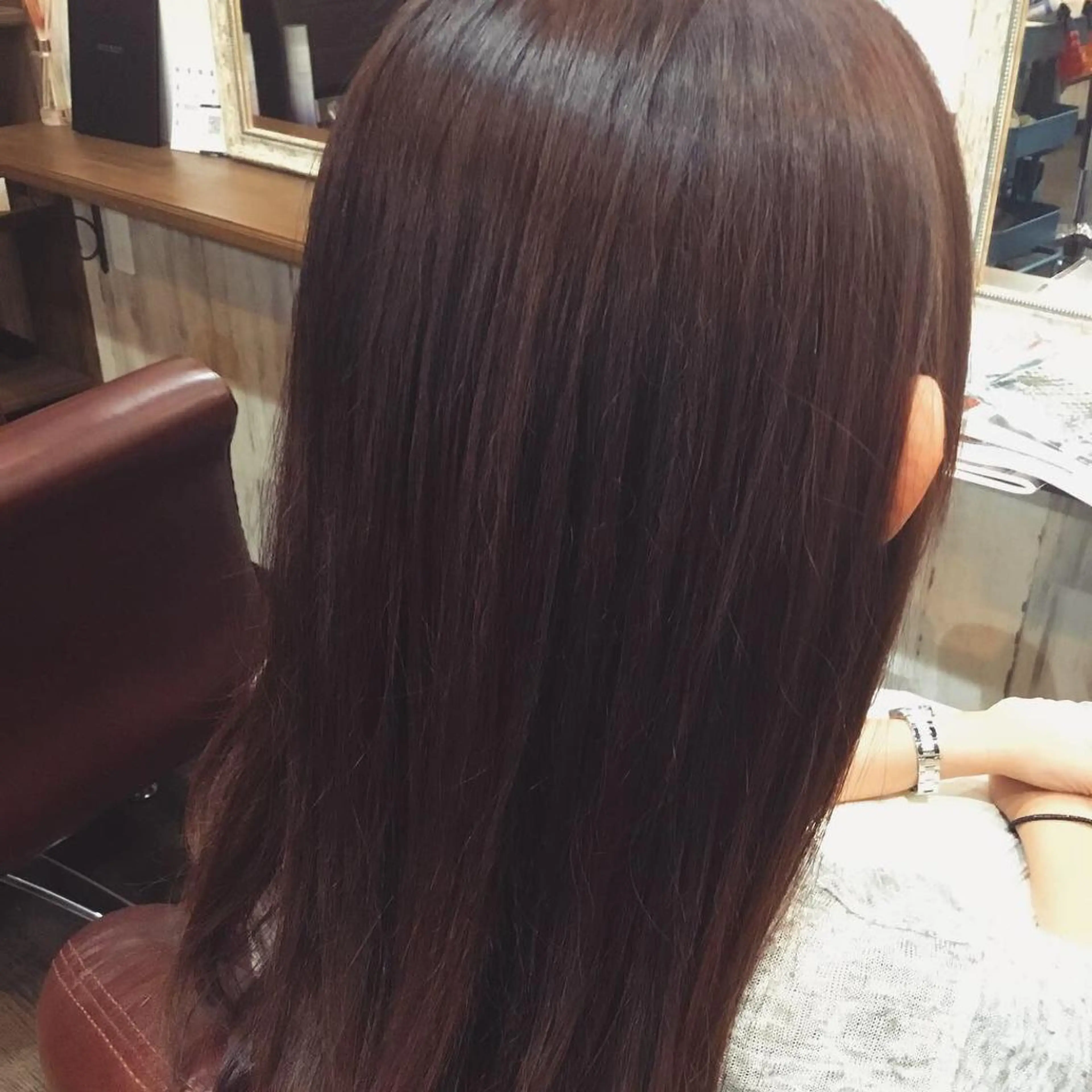 セミロング カラー embrace エンブレイスのヘアスタイル