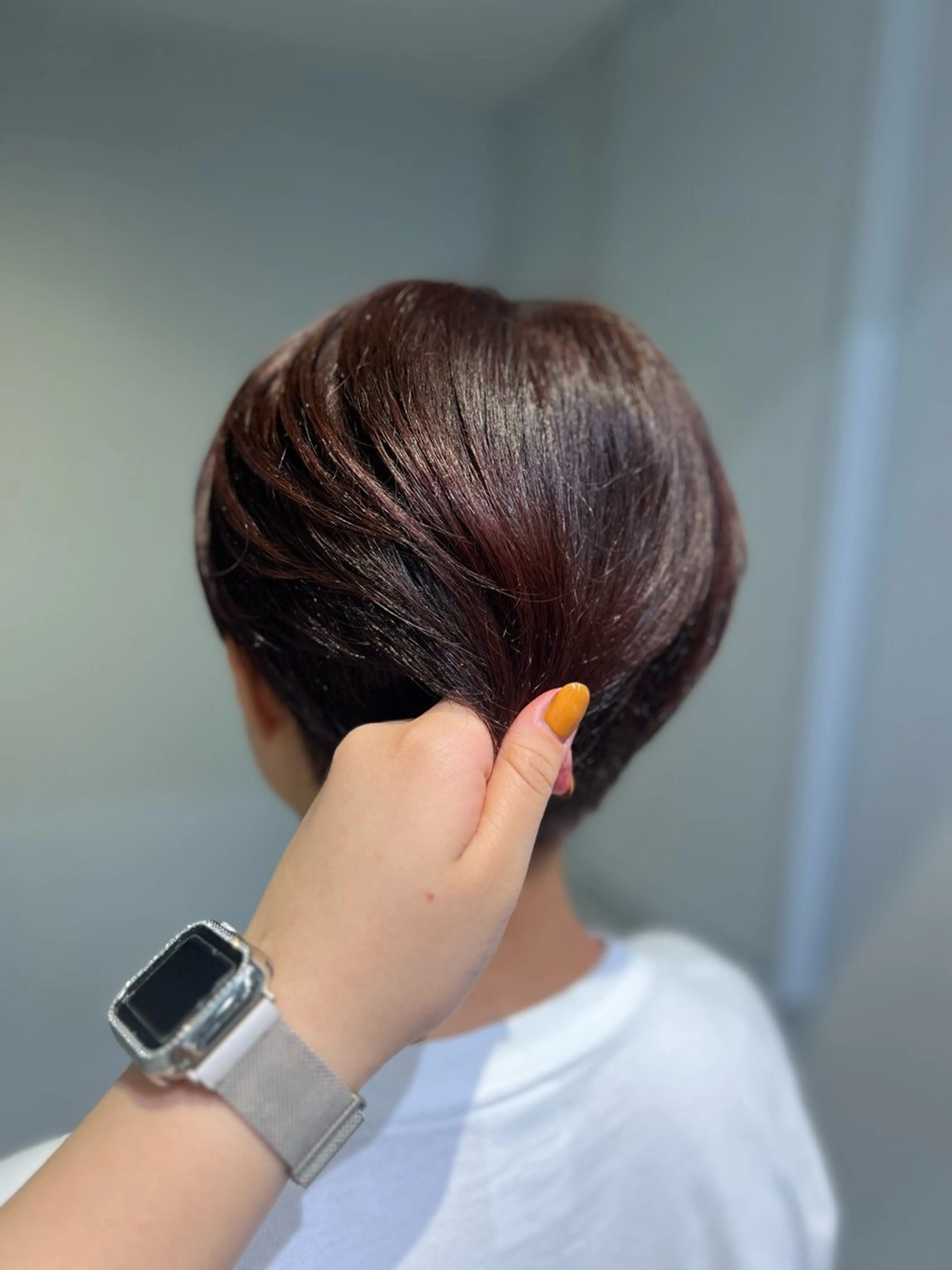 ショート カラー シミズ リホのヘアスタイル