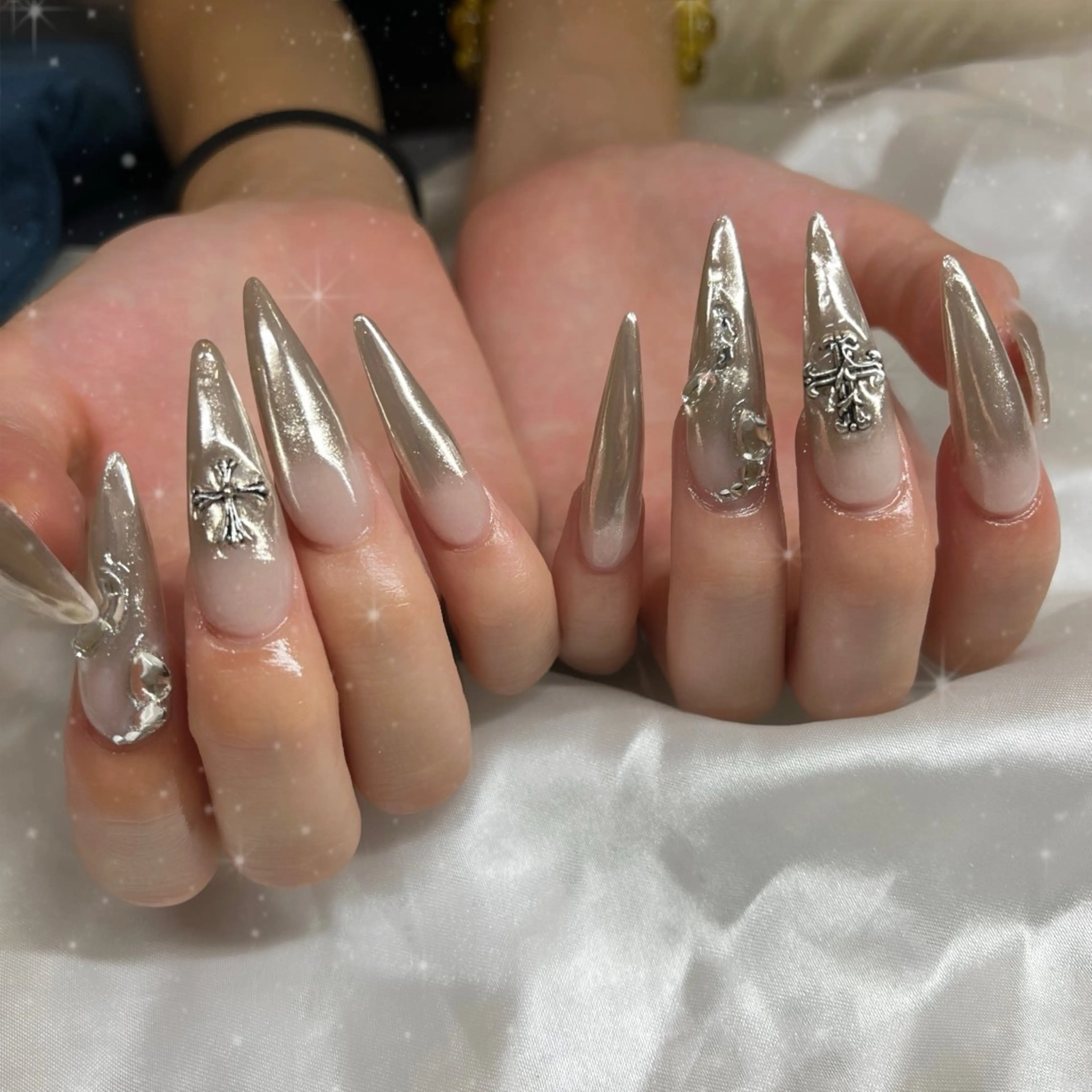 ネイル ミラーネイル ハンドネイル ブルーデイジー栄本店所属・BlueDaisy 栄本店のネイルデザイン