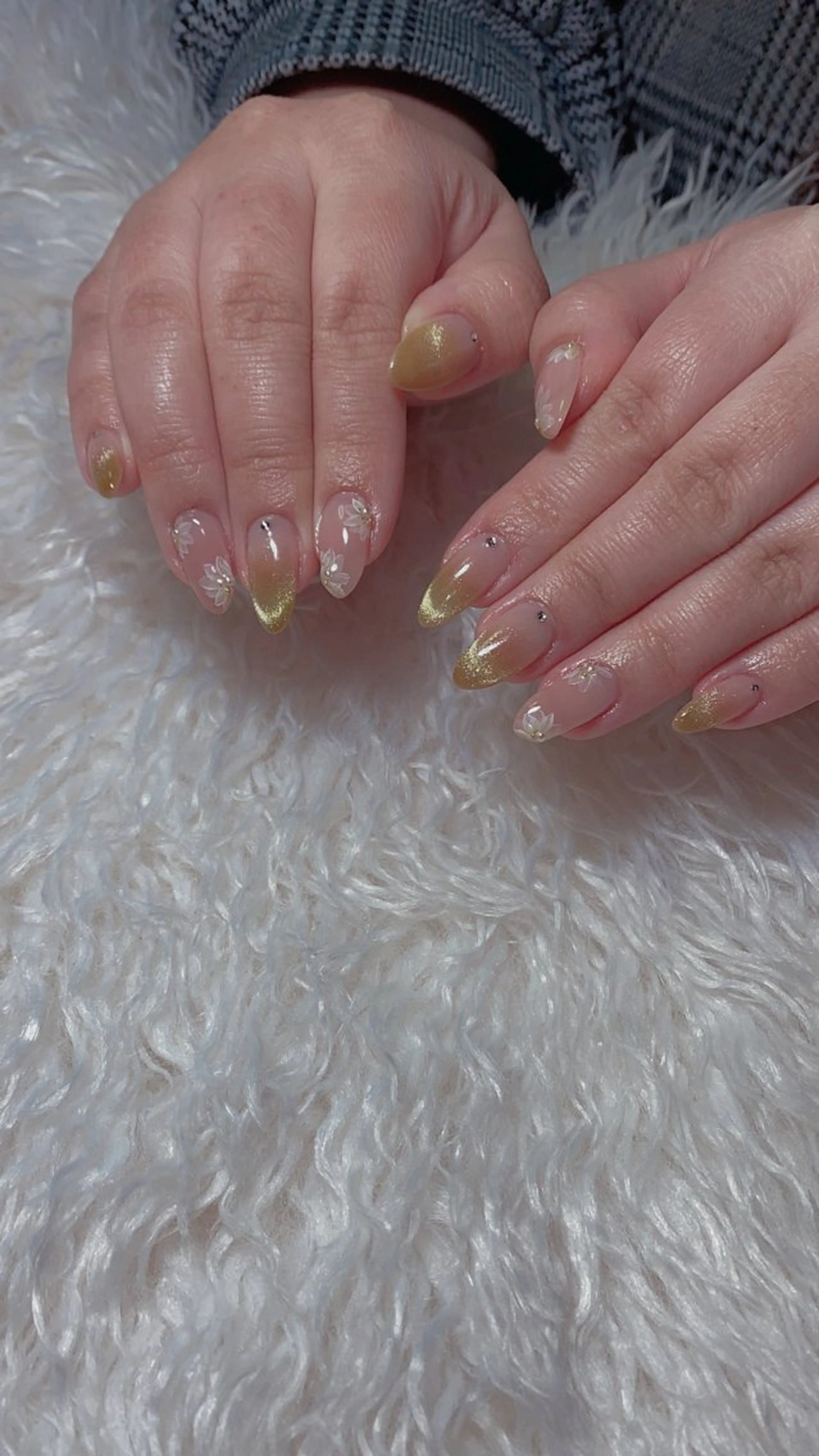 ネイル ハンドネイル n o q r m. n a c h iのネイルデザイン