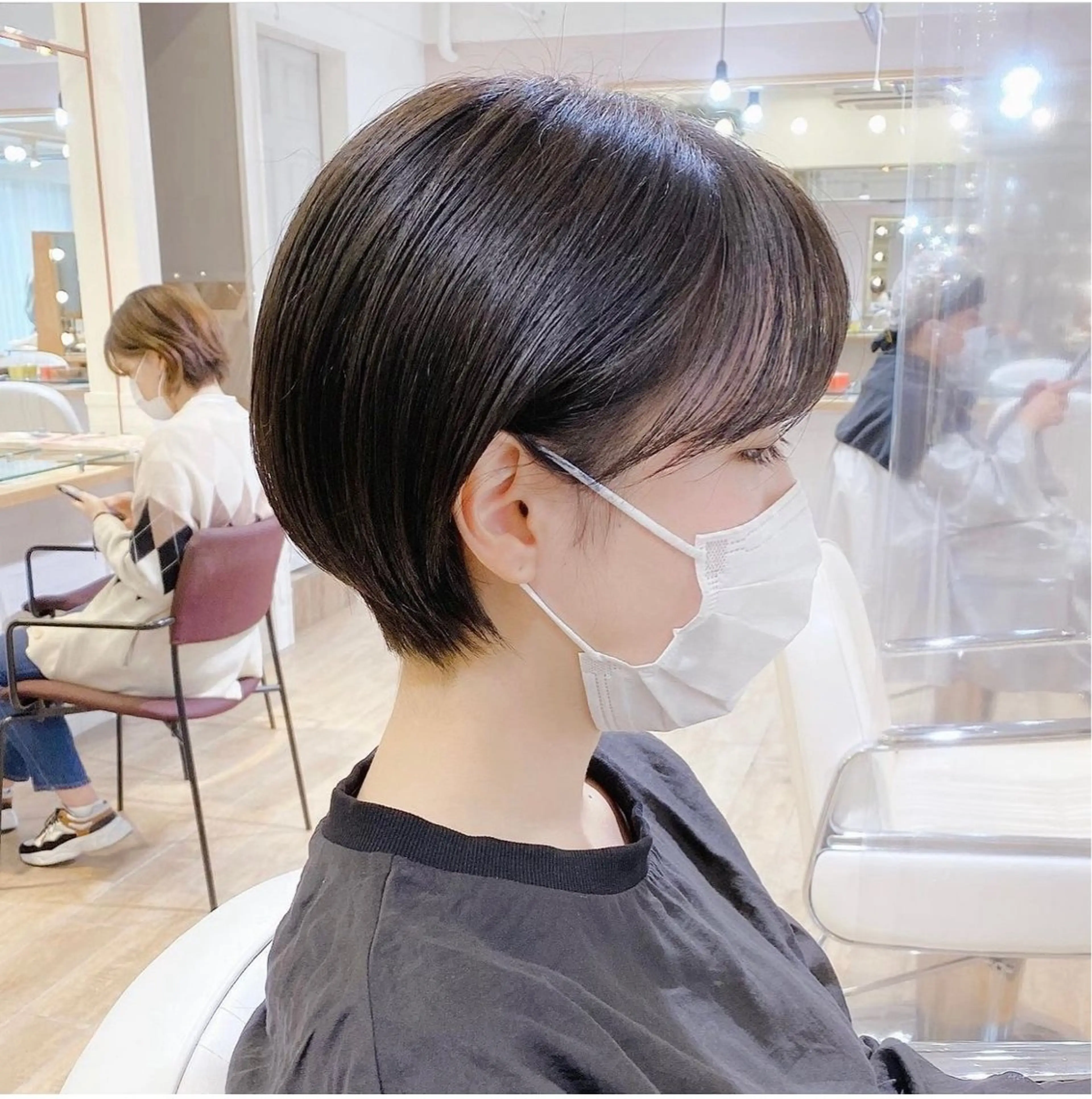 ショート 丸みショート ショートヘア ボブ ブリーチ/miinaのヘアスタイル