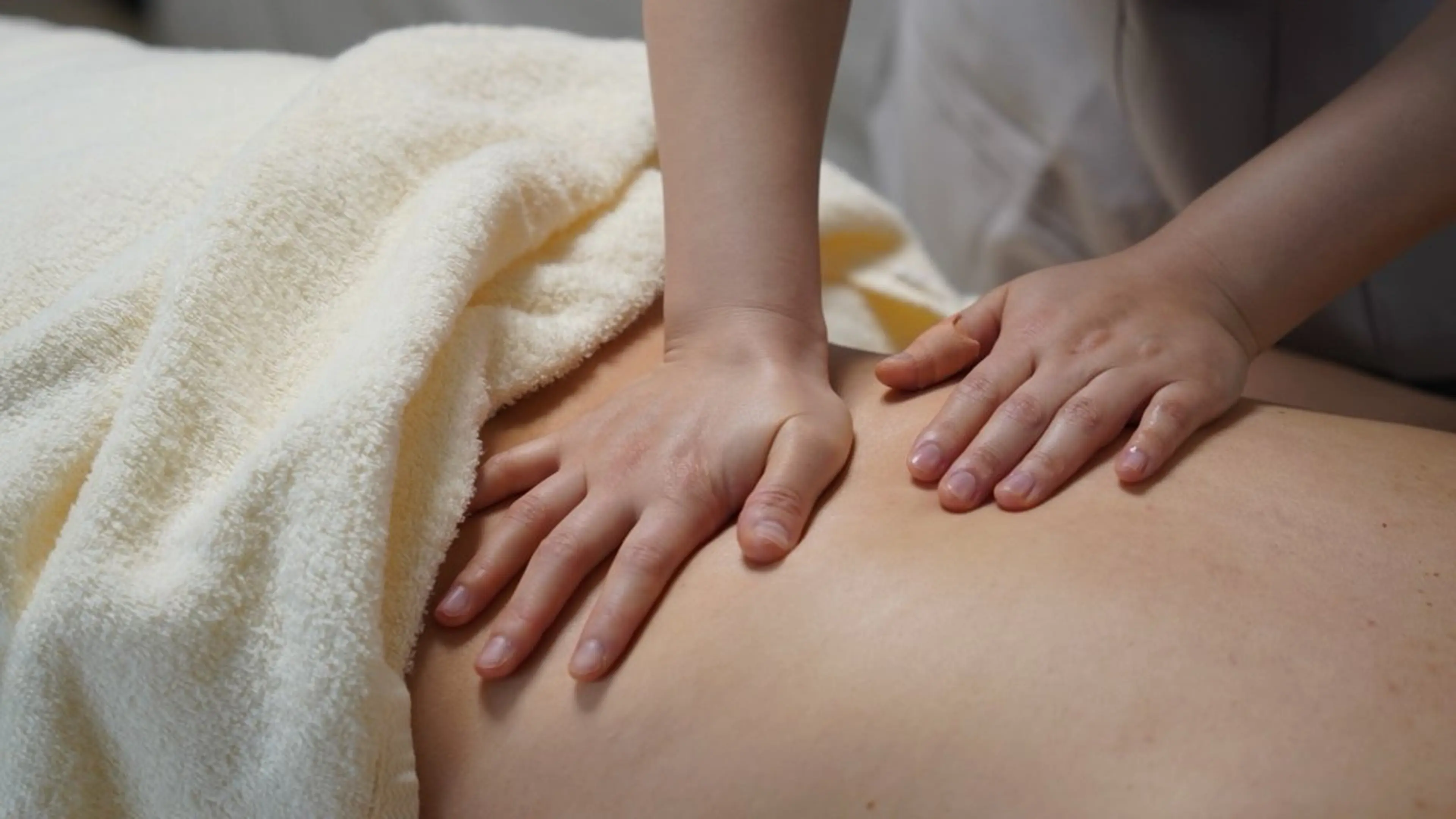 リラク Ayus  full所属・坂尻 華のエステ・リラクイメージ