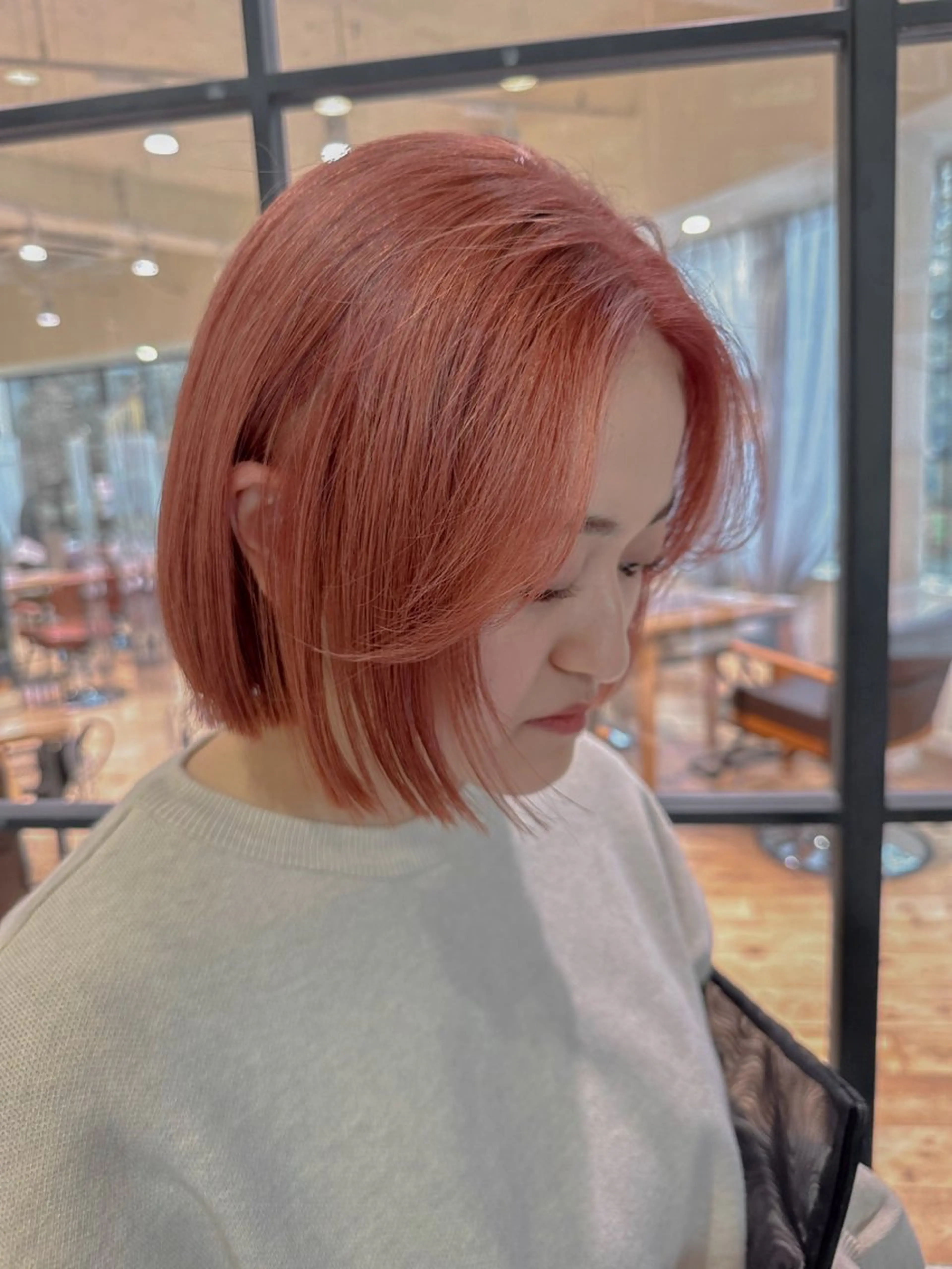 ミディアム カット ヘアカラー トリートメント 平野恵/透明感カラー ブリーチ/ボブのヘアスタイル