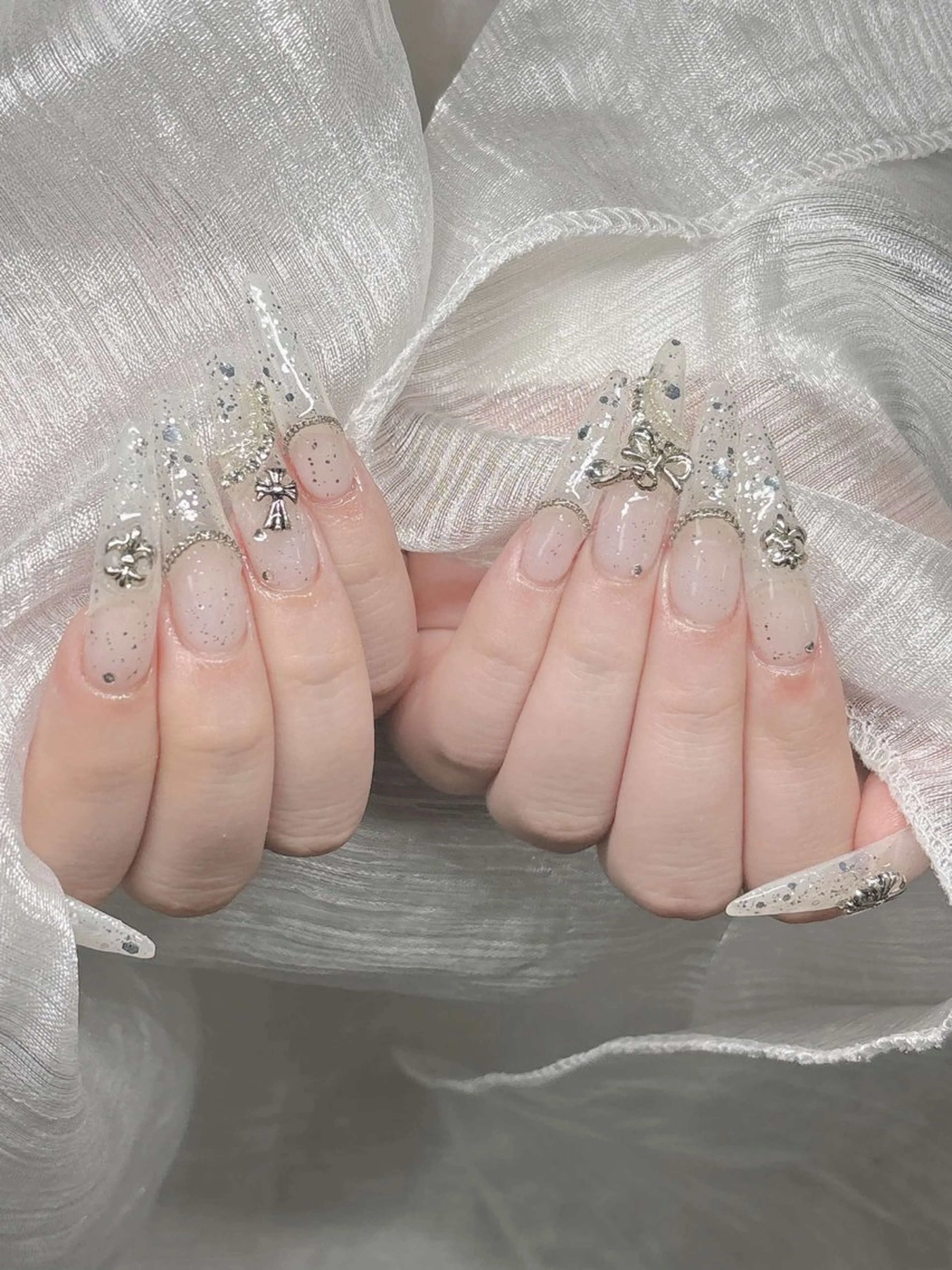 ネイル 長さ出し グラデーション 卒業式 キラキラネイル マグネットネイル ハンドネイル Lee Nailsのネイルデザイン