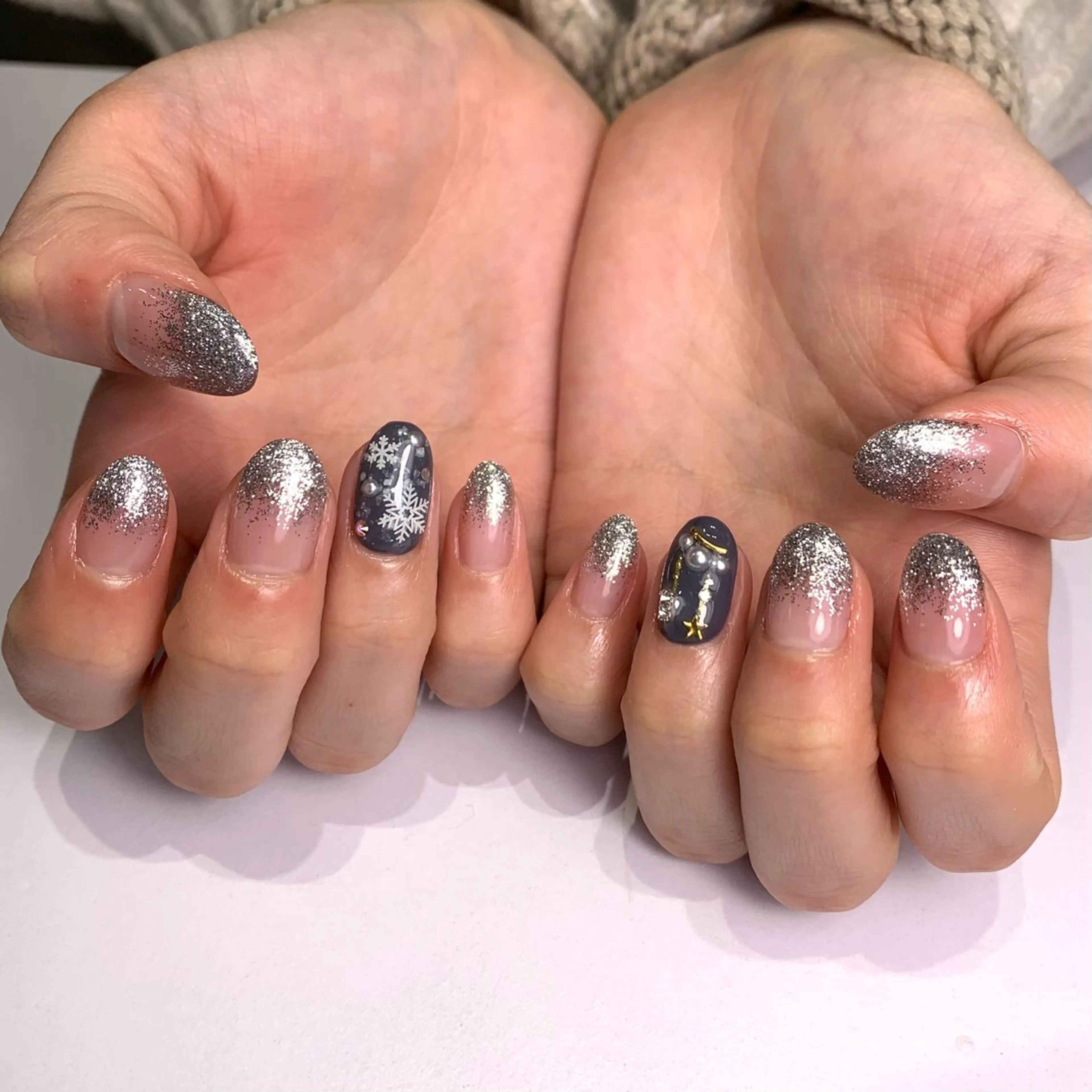 ネイル アートネイル ストーンネイル 冬ネイル クリスマス Zen ✞✟RIO✞✟のネイルデザイン