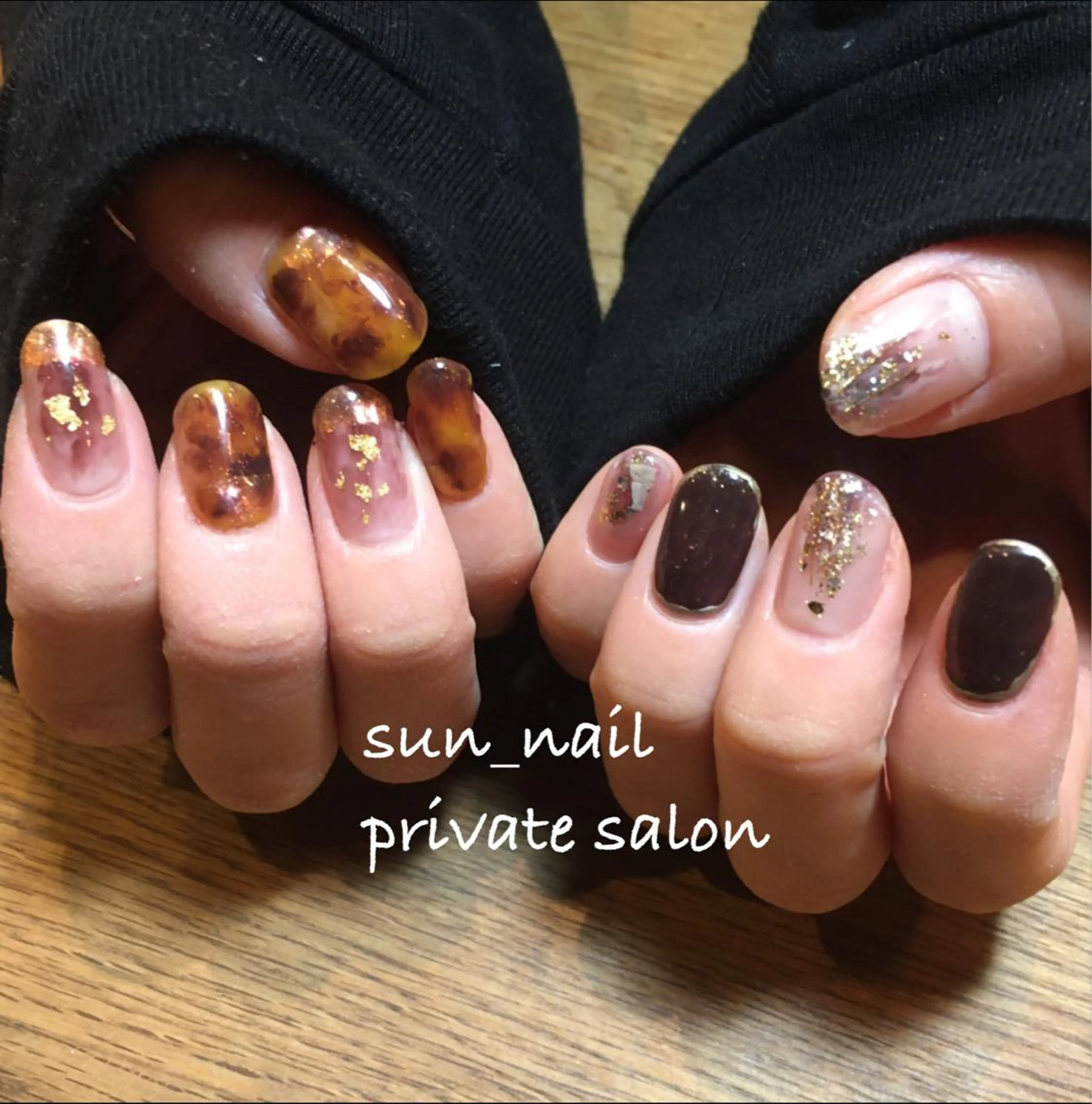 ネイル アートネイル べっ甲ネイル ブラウン ジェルネイル ゴールド . unffのネイルデザイン