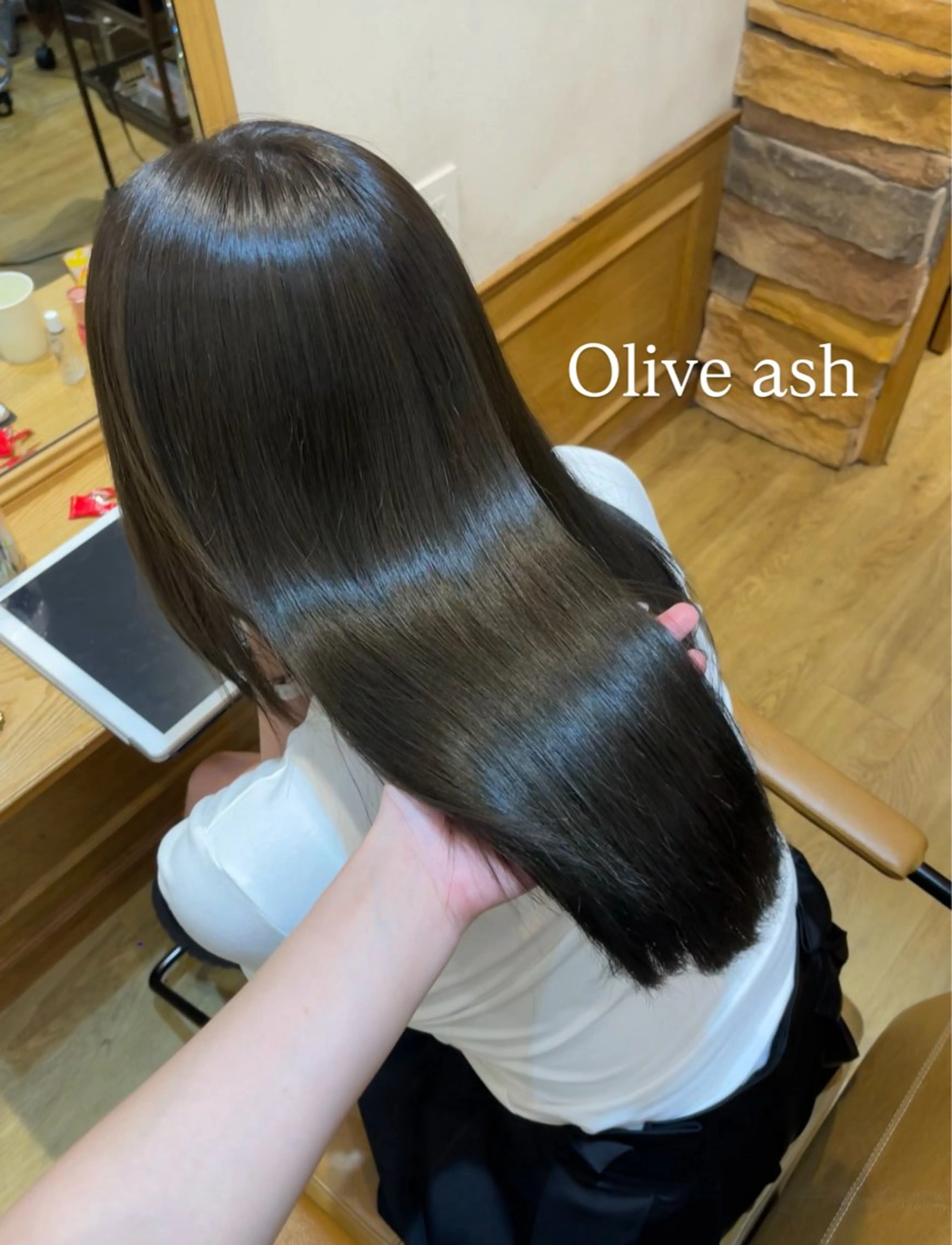 セミロング カラー アッシュ オリーブアッシュ ヘアカラー トリートメント 🌸shuka🌸新 宿/coloristのヘアスタイル