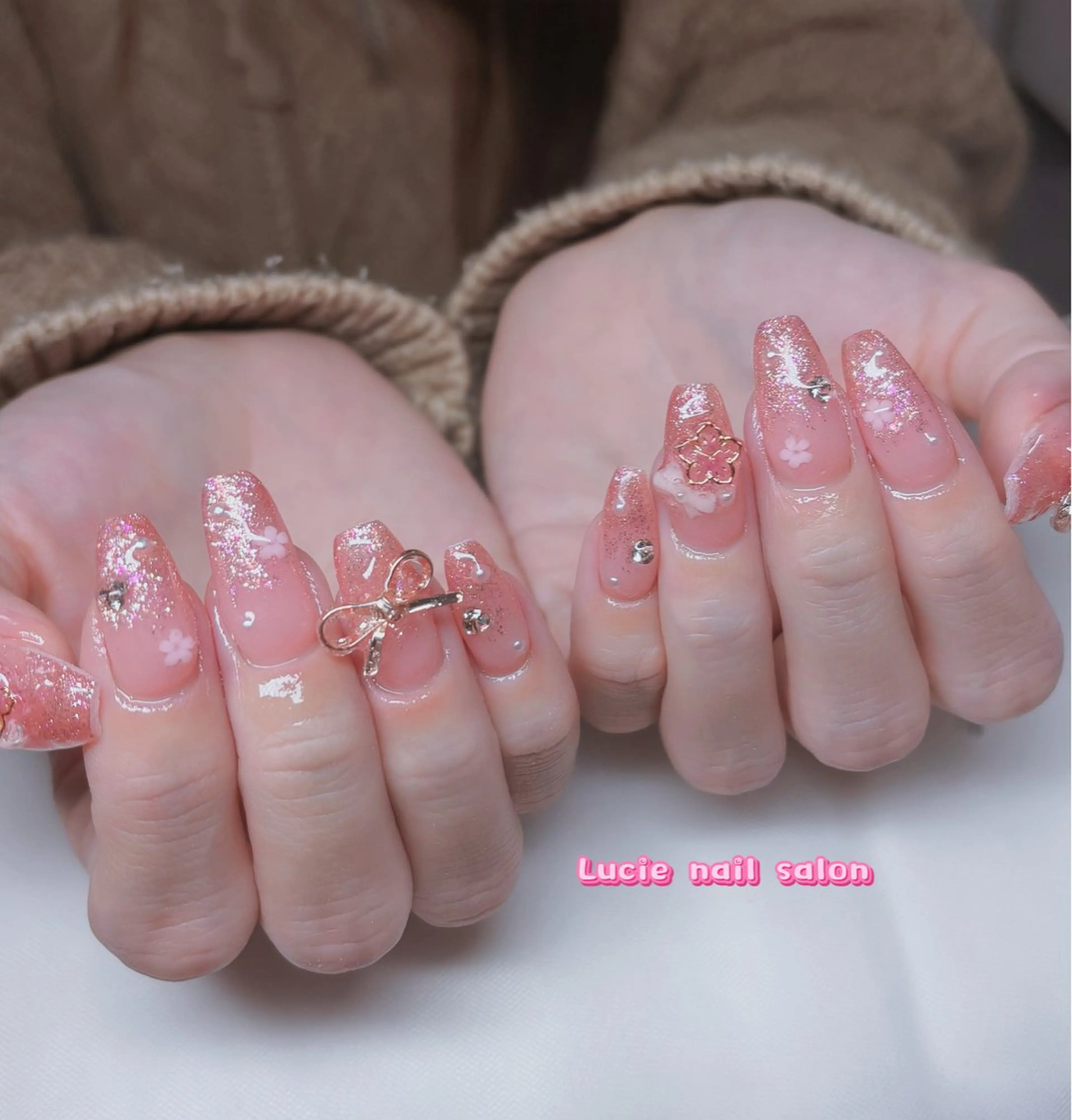 ネイル ボルドー チークネイル 成人式 フレンチネイル キラキラネイル ハンドネイル LUCIE NAIL SALON所属・LU CIEのネイルデザイン