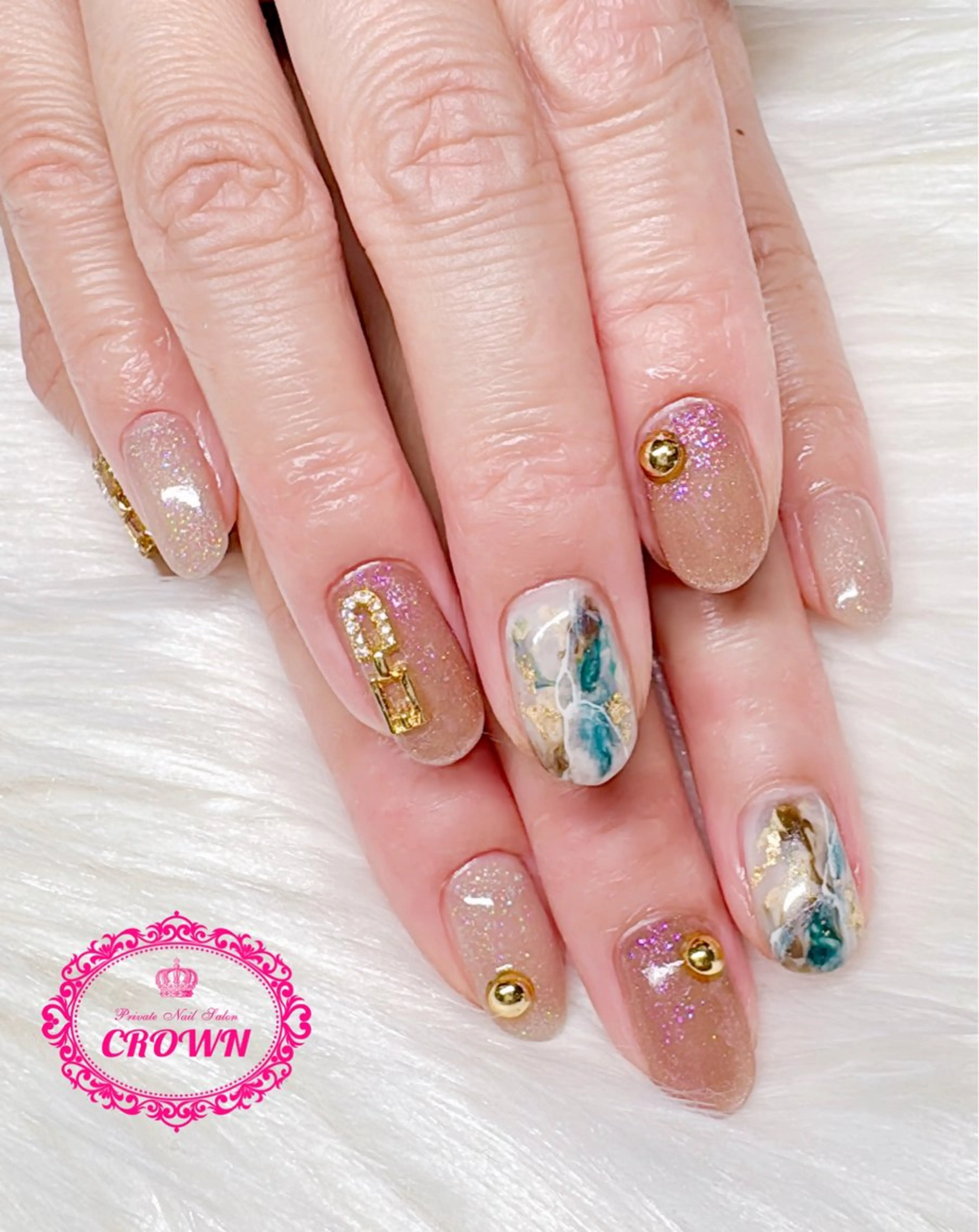 ネイル CROWN プライベートサロンのネイルデザイン