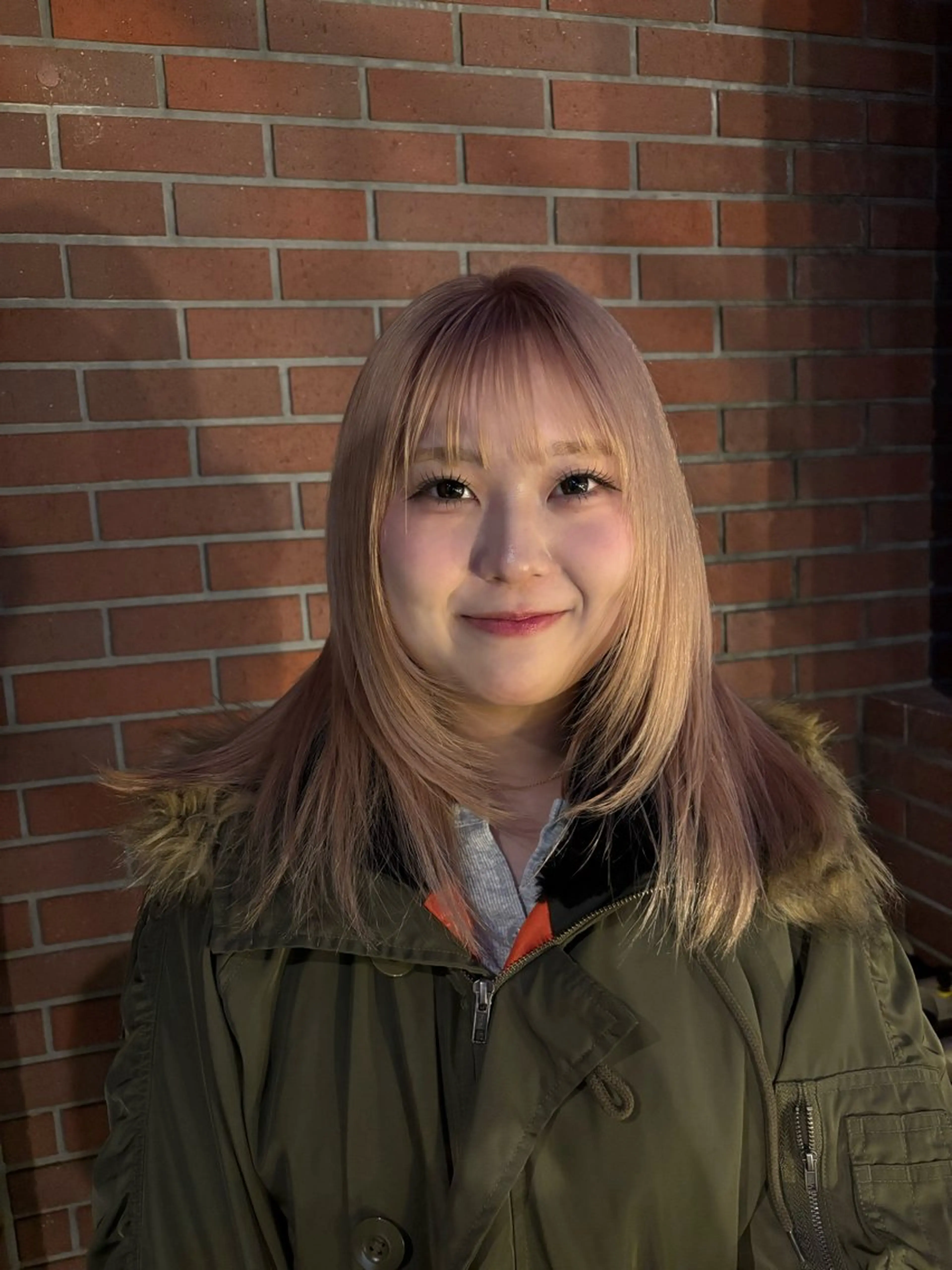 セミロング ヘアカラー ハイトーン/ ハイライト真柚🍨のヘアスタイル