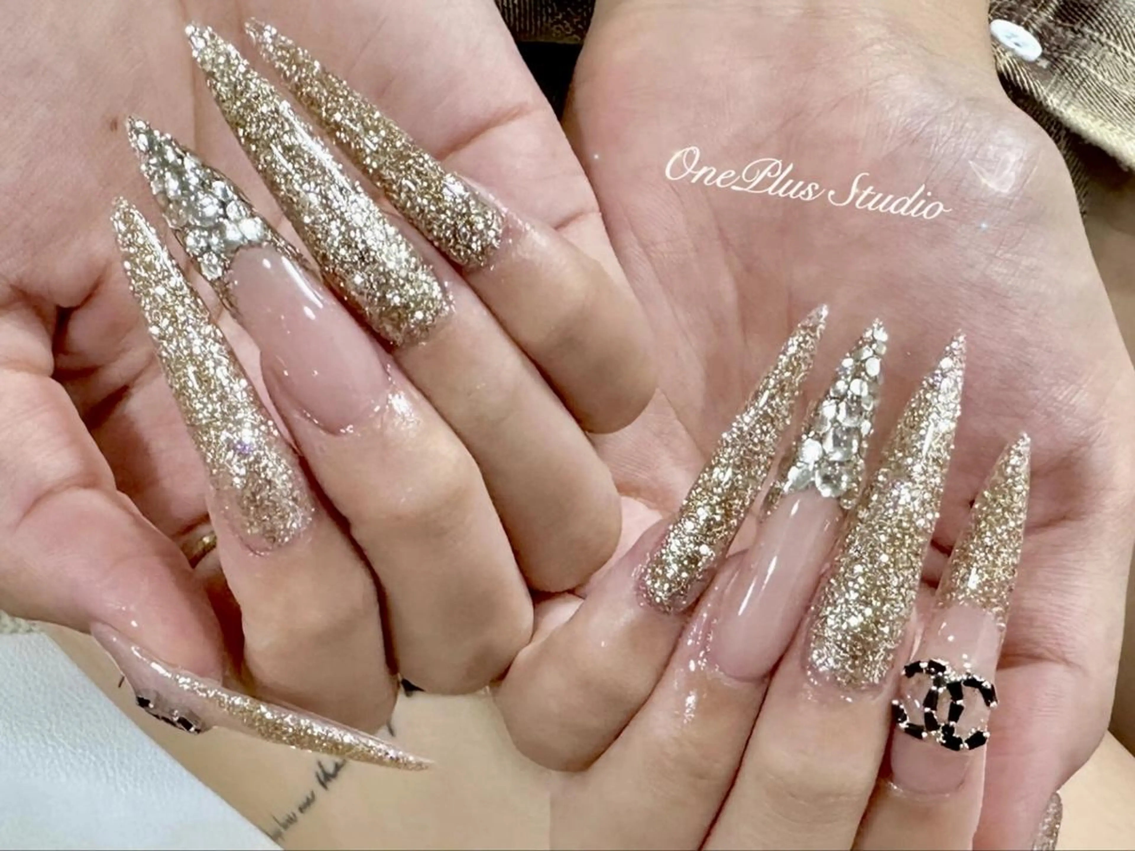 ネイル オーロラネイル 長さ出し フットネイル フレンチネイル ジェルネイル One Plus Nail Salonのネイルデザイン