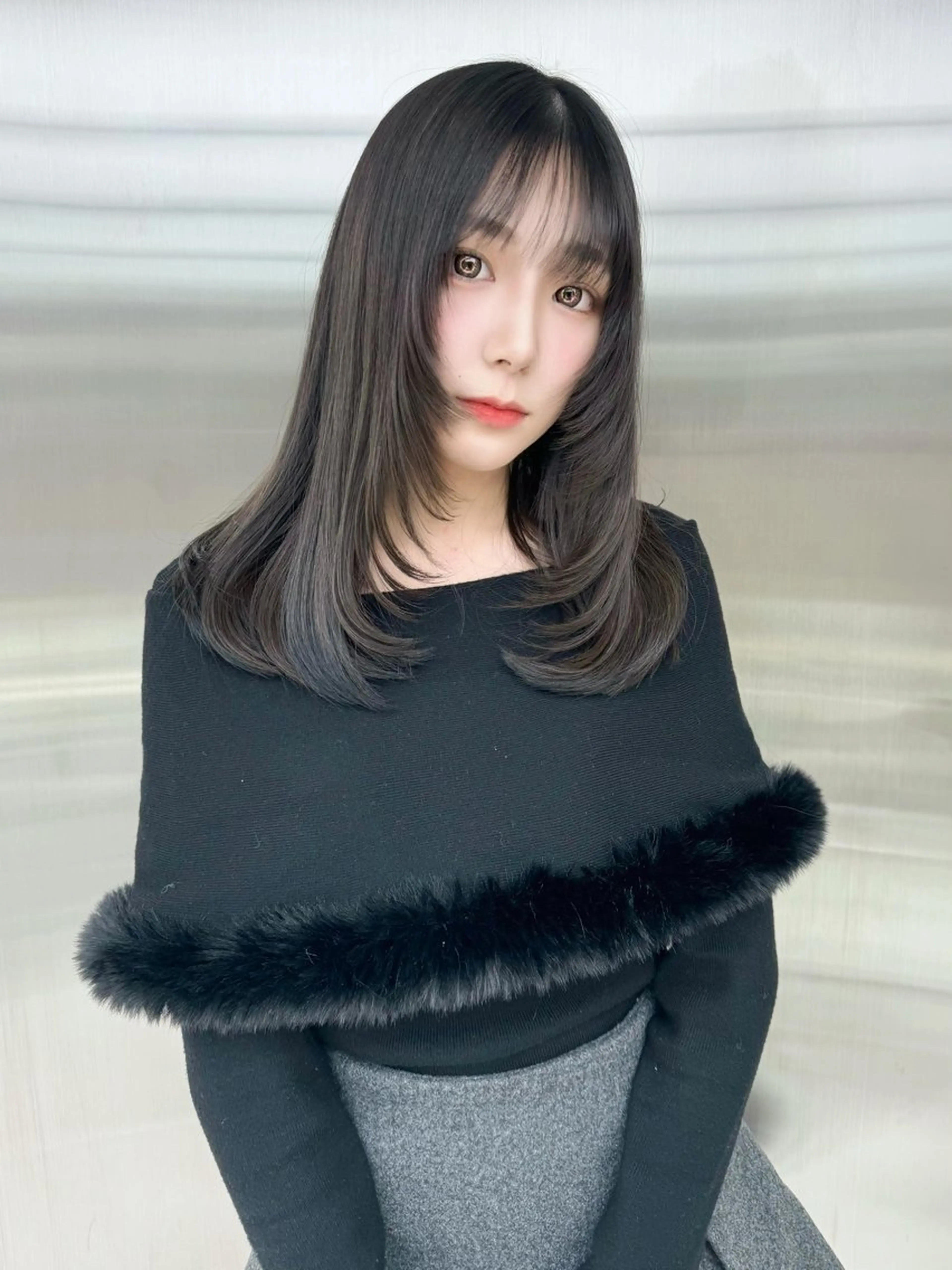 セミロング 顔まわりレイヤー 顔周りカット レイヤーカット REDEAL SHIBUYA所属・maya/レイヤー カット/ミインパーマのヘアスタイル