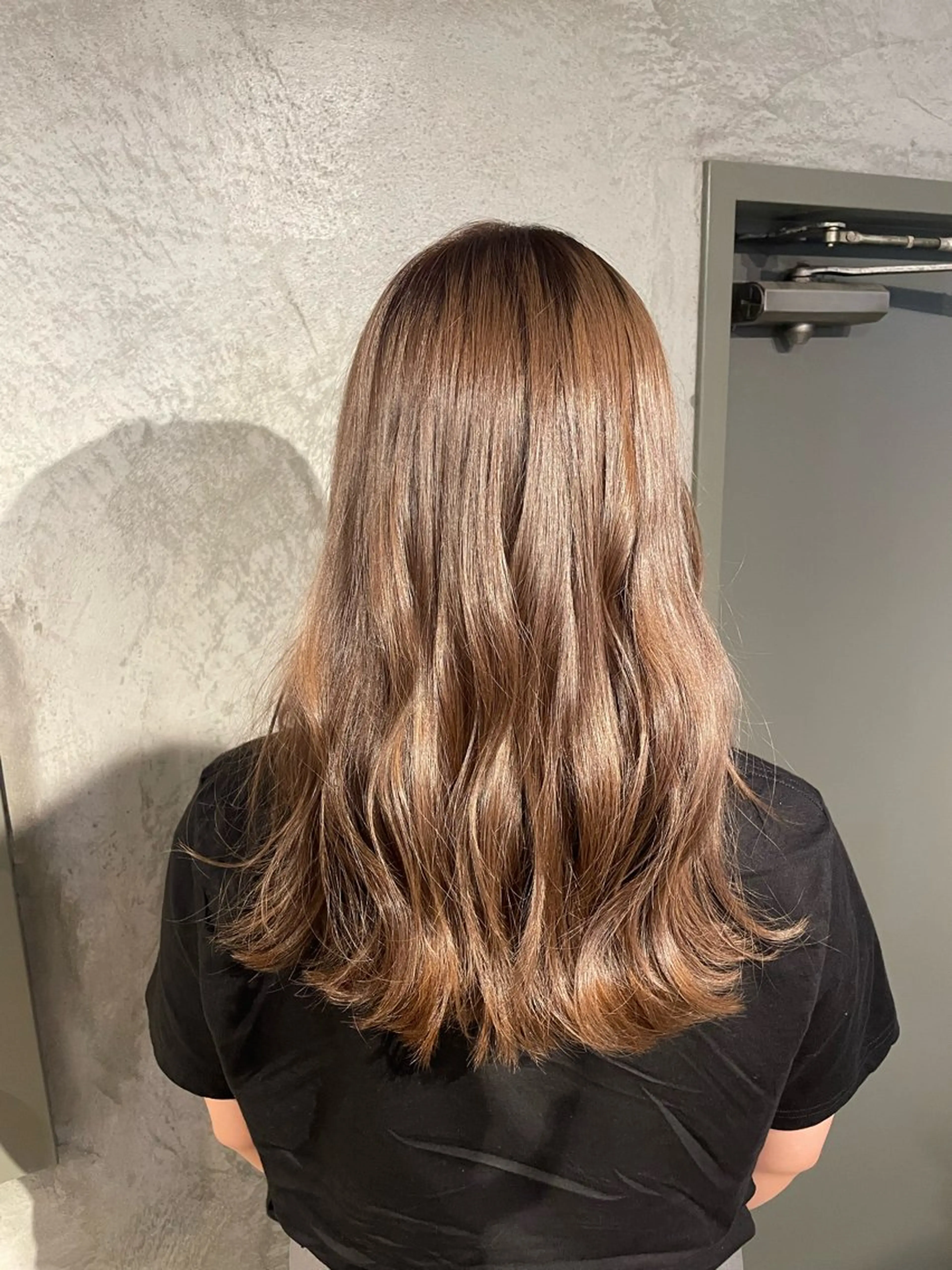 ロング カラー ベージュカラー ブリーチ イルミナカラー ヘアカラー マツナガ トモコのヘアスタイル