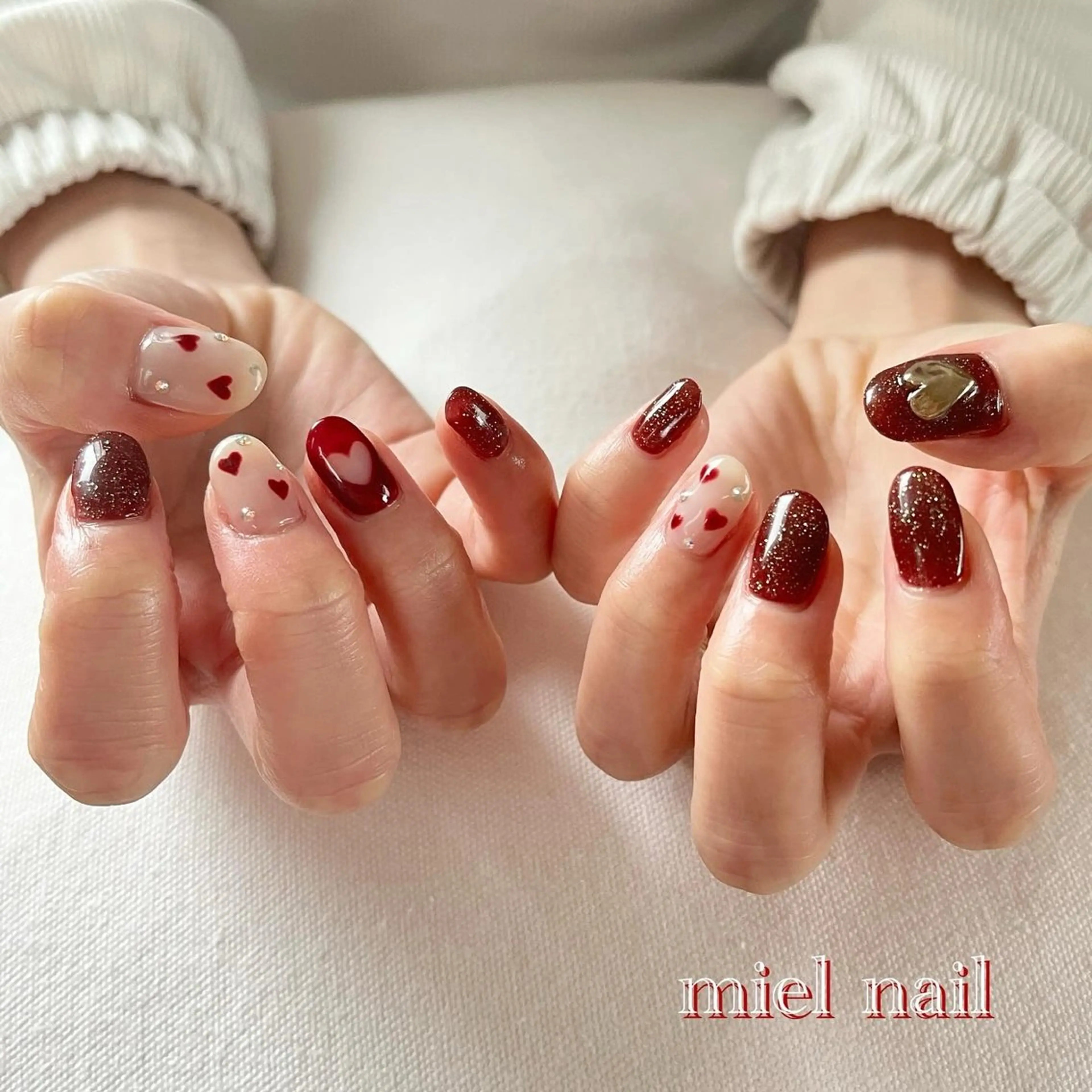ネイル ボルドー ハート 持ち込み ワンカラーネイル ホワイト ハンドネイル miel nailのネイルデザイン