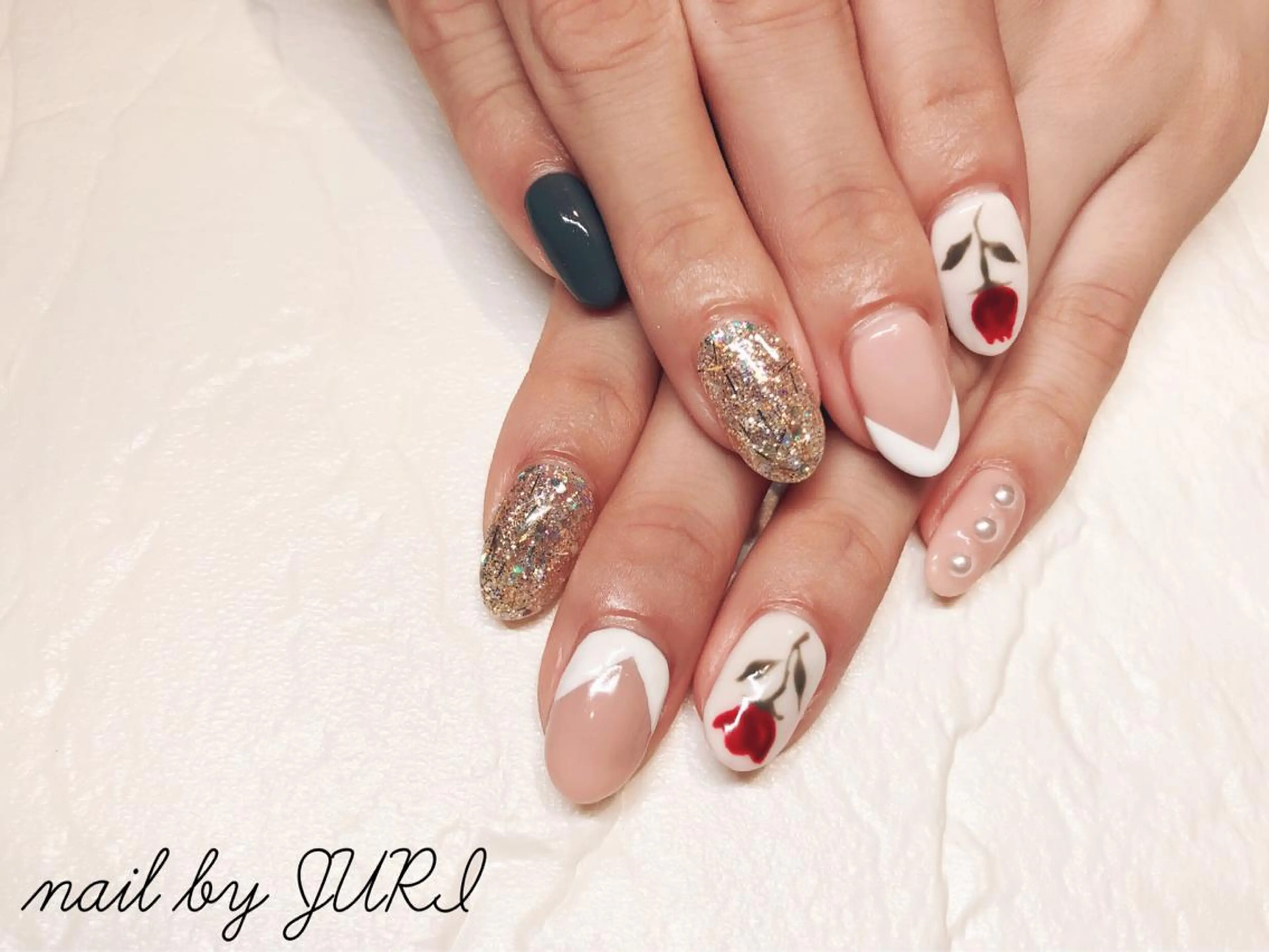 ネイル アートネイル フットネイル フレンチネイル ジェルネイル ラメ(グリッター) NEO Beauty Salon所属・𝐍𝐄𝐎 𝐉𝐔𝐑𝐈のネイルデザイン