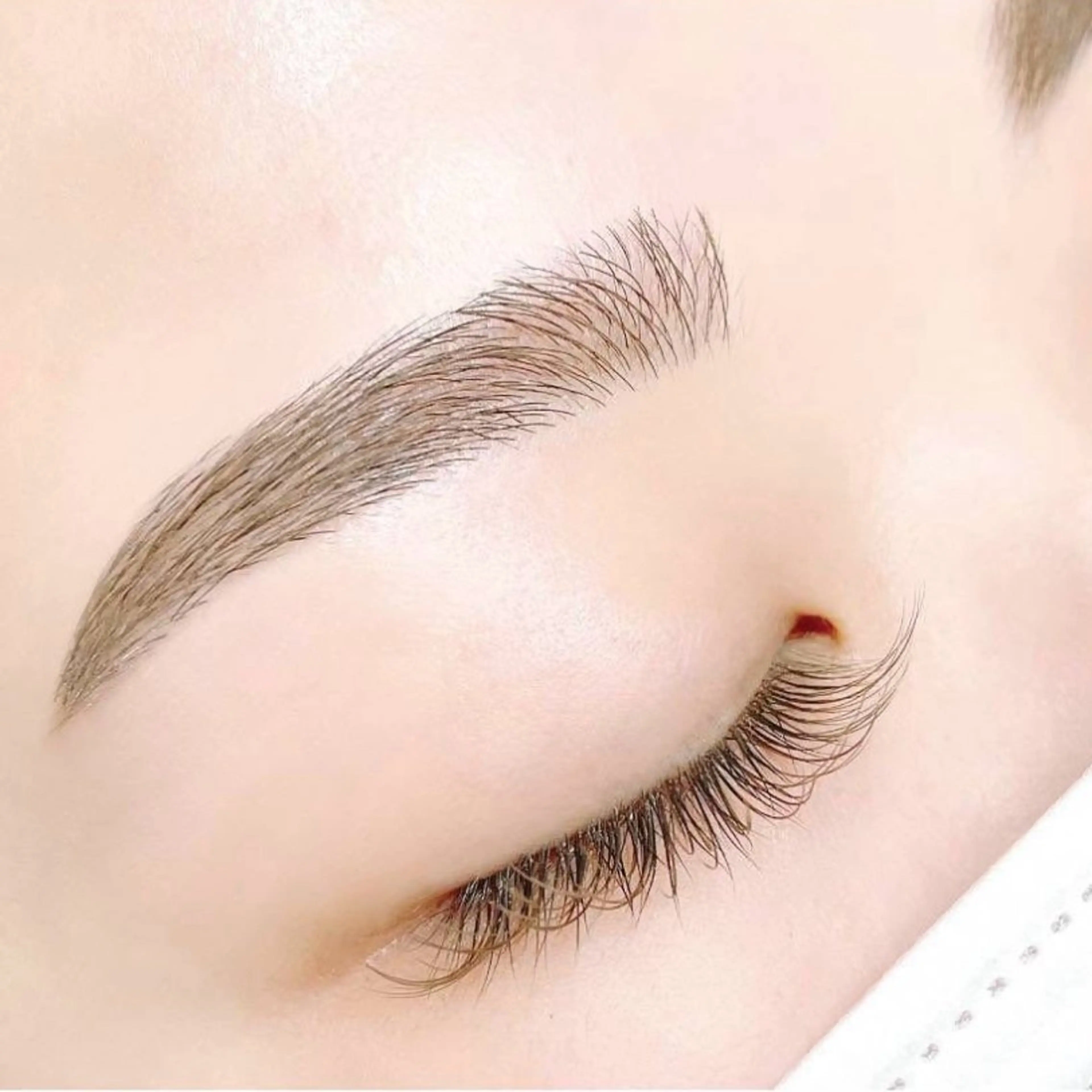 アイブロウ Carry eyes 宇都宮店所属・Carryeyes 宇都宮店 黒子 桜のマツエク・マツパデザイン